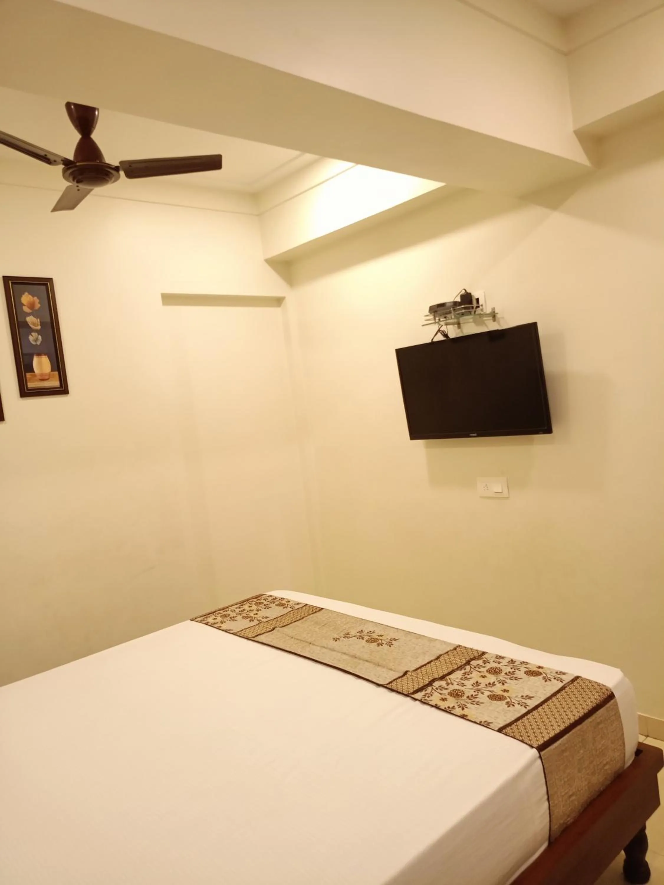 Bed in Hotel Dream Inn Thane