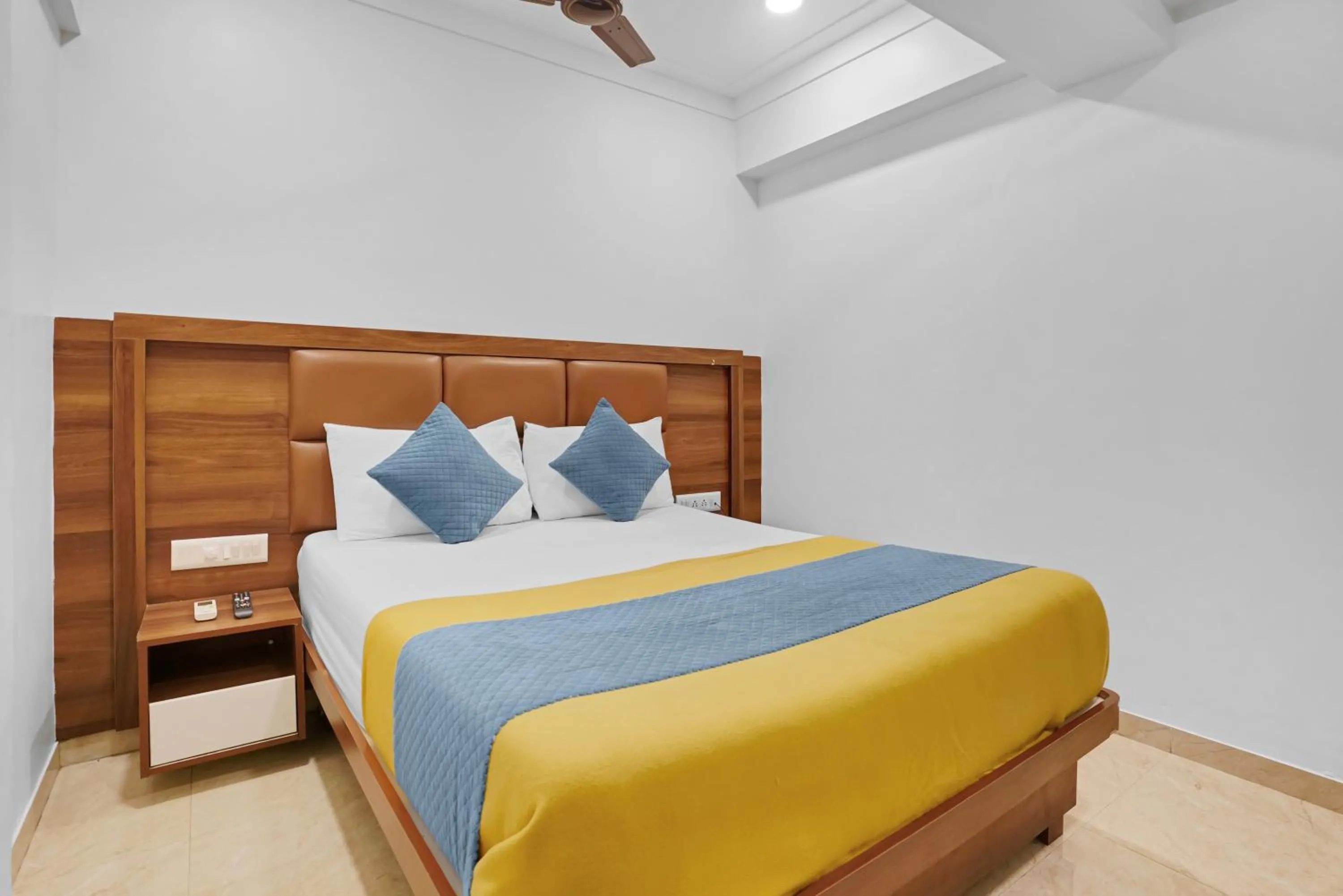 Bed in Hotel Dream Inn Thane