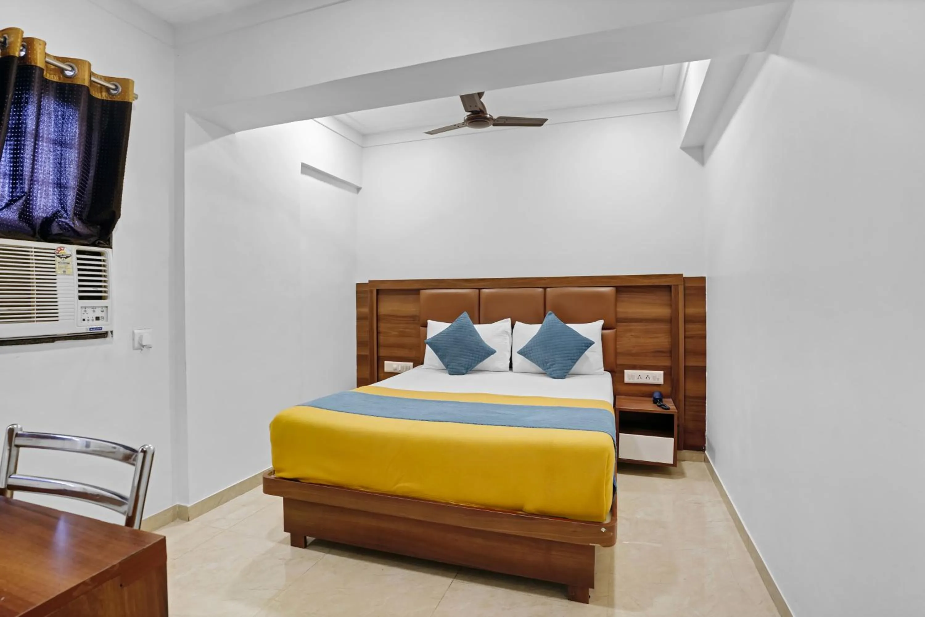 Bed in Hotel Dream Inn Thane