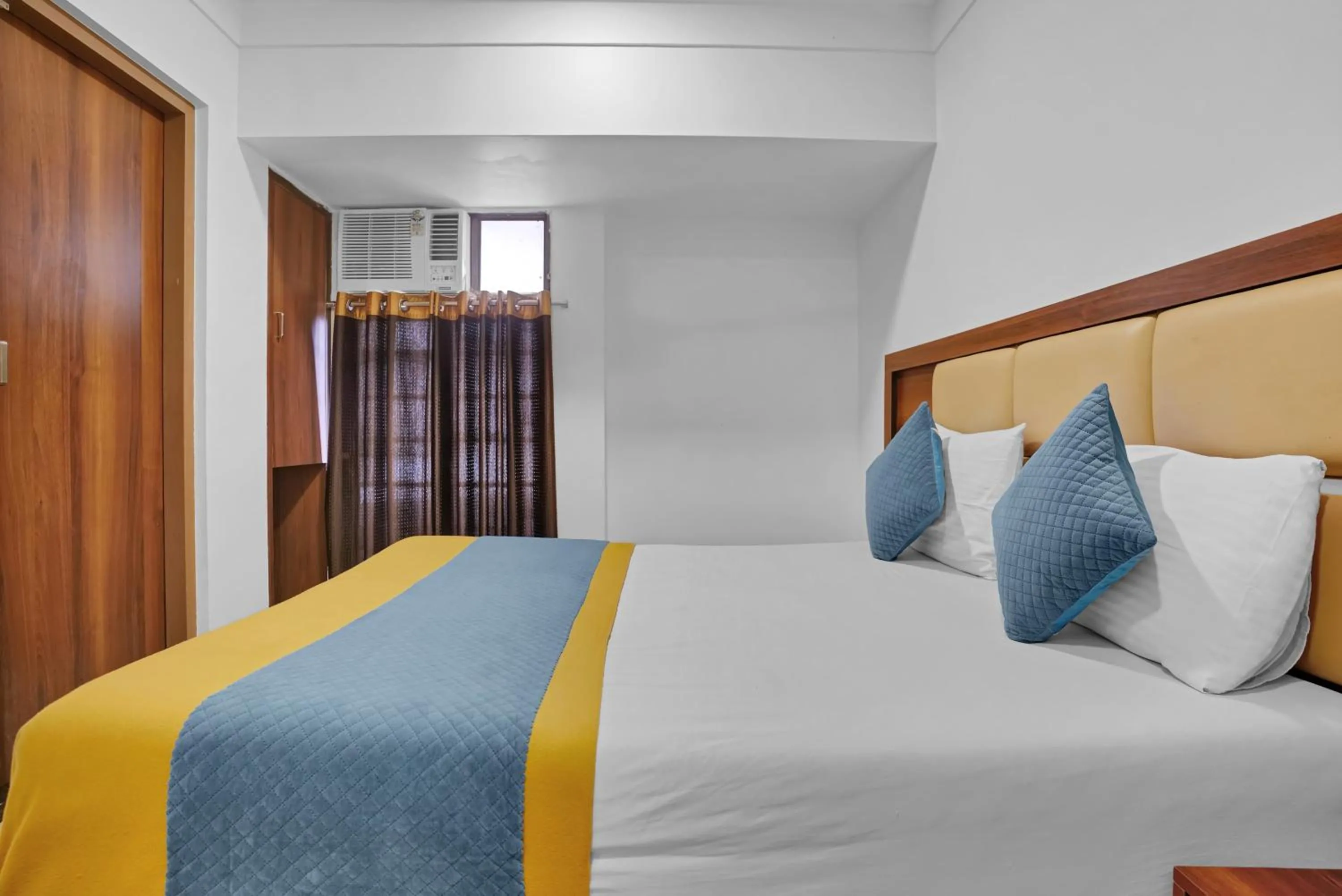 Bed in Hotel Dream Inn Thane