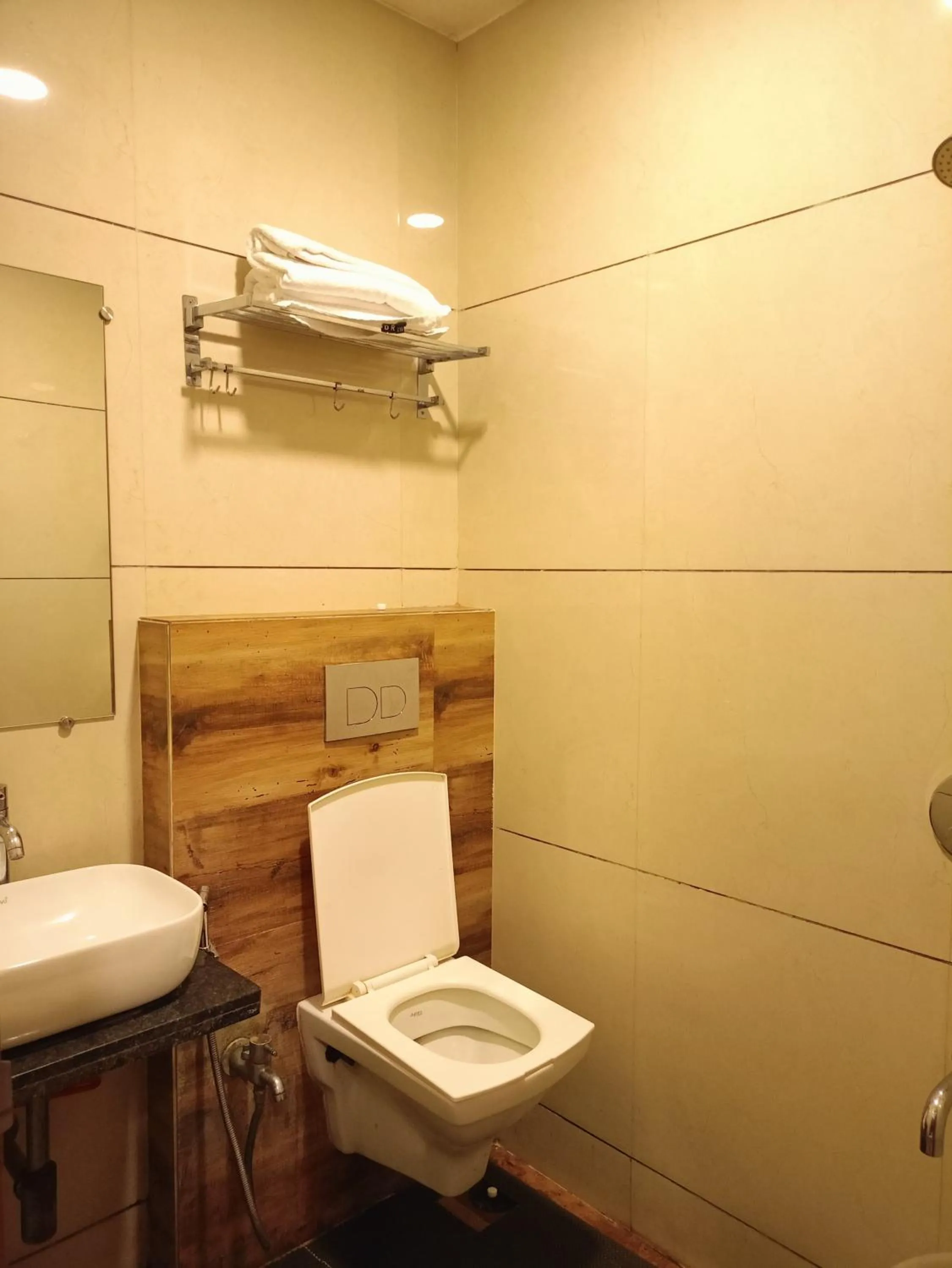 Toilet in Hotel Dream Inn Thane