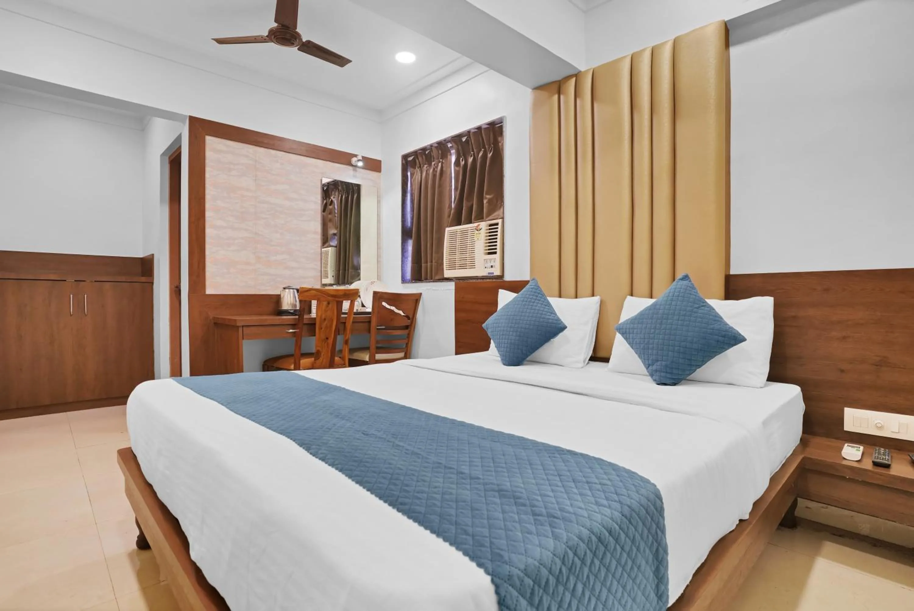 Bed in Hotel Dream Inn Thane