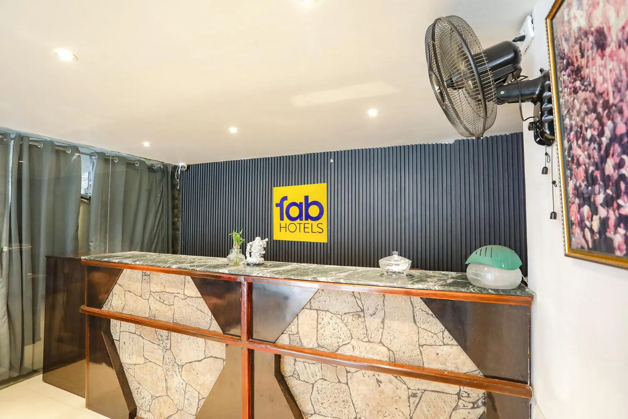 Lobby or reception in FabHotel DPS International