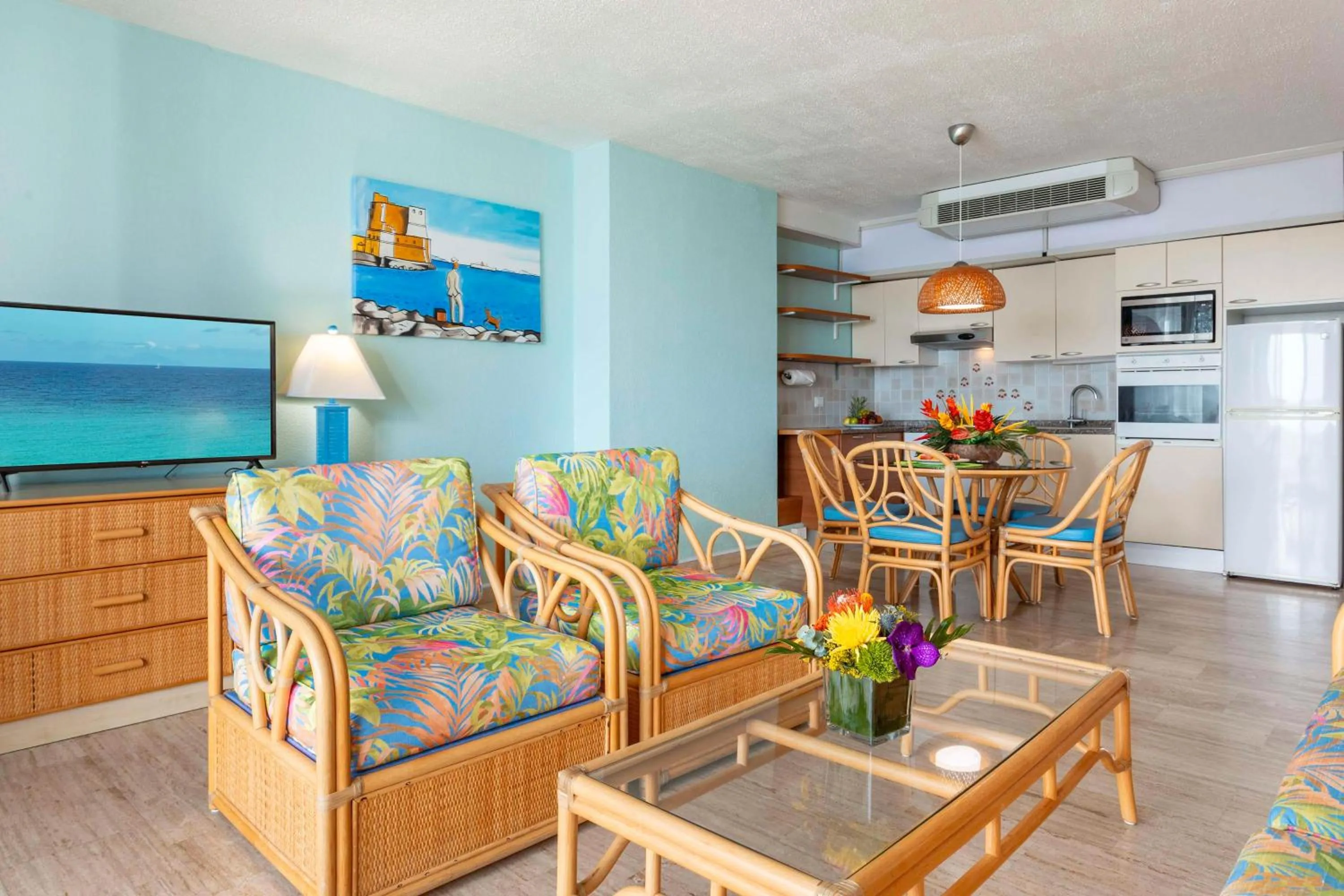 Kitchen or kitchenette in Royal Islander Club Resort La Plage