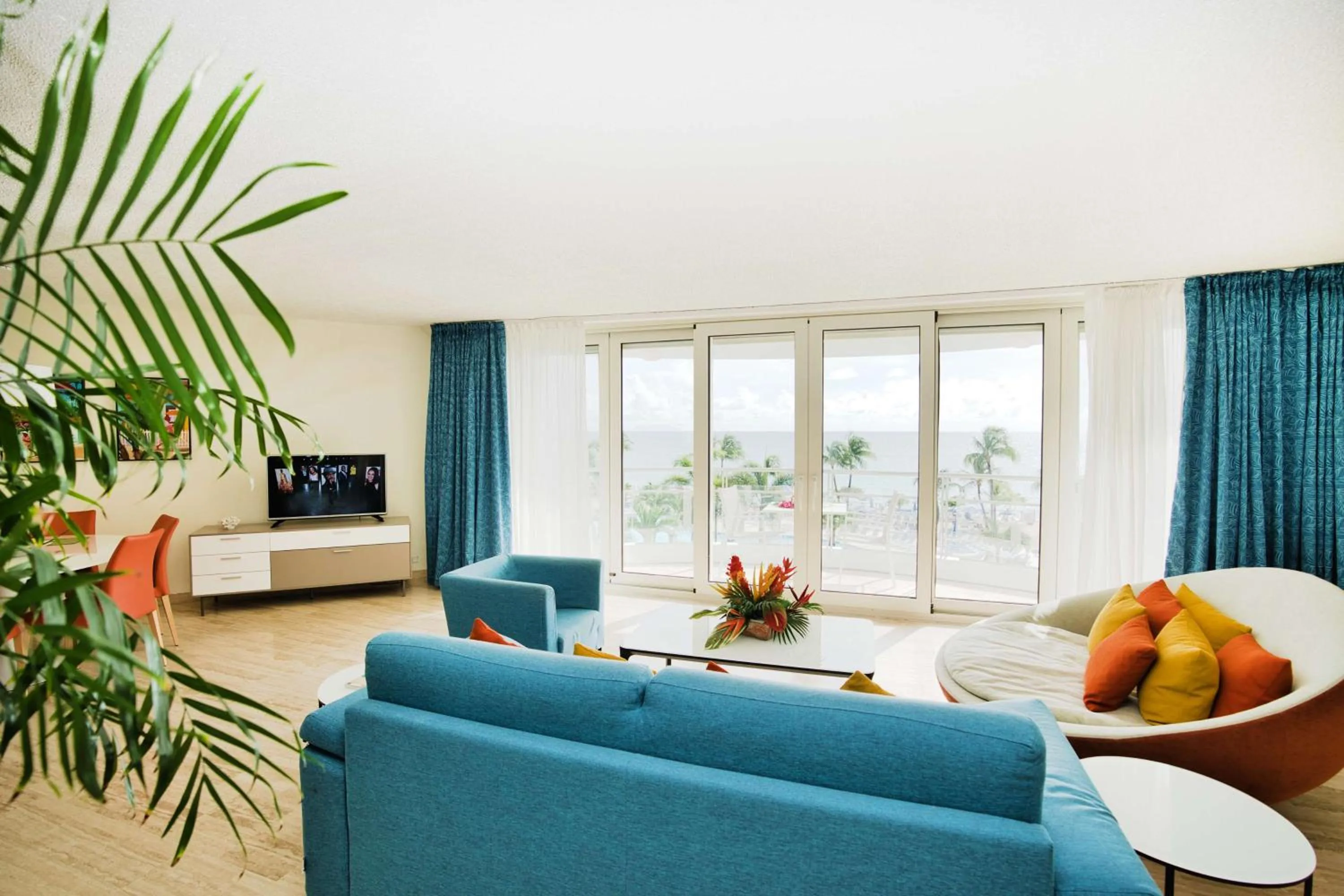 Photo of the whole room in Royal Islander Club Resort La Plage