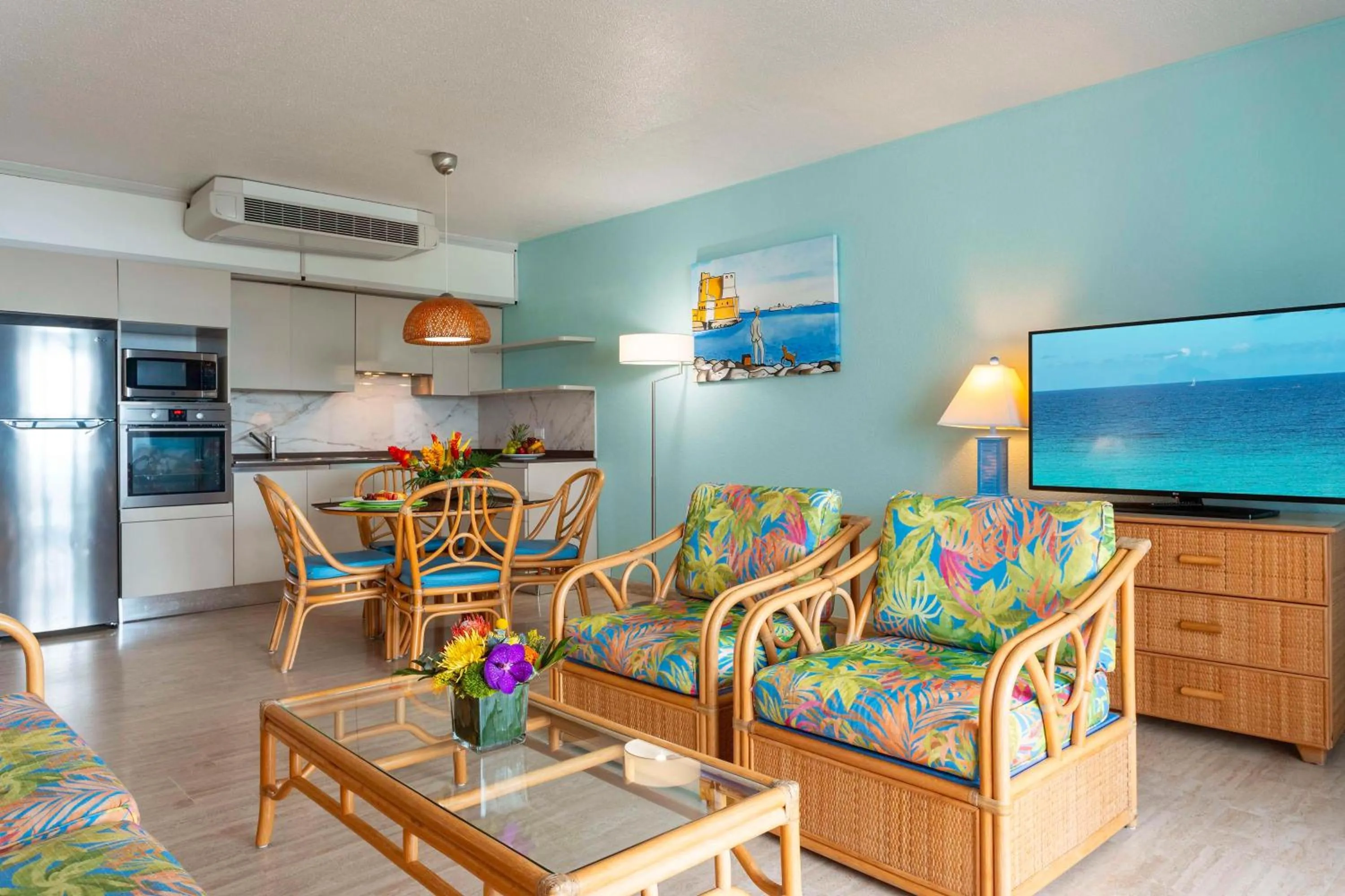 Kitchen or kitchenette in Royal Islander Club Resort La Plage