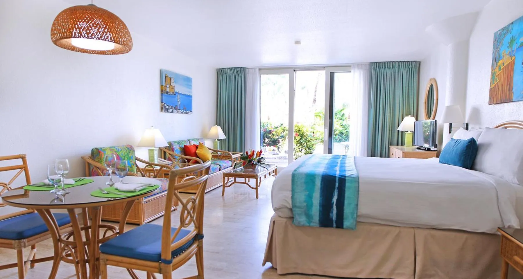 Bed in Royal Islander Club Resort La Plage