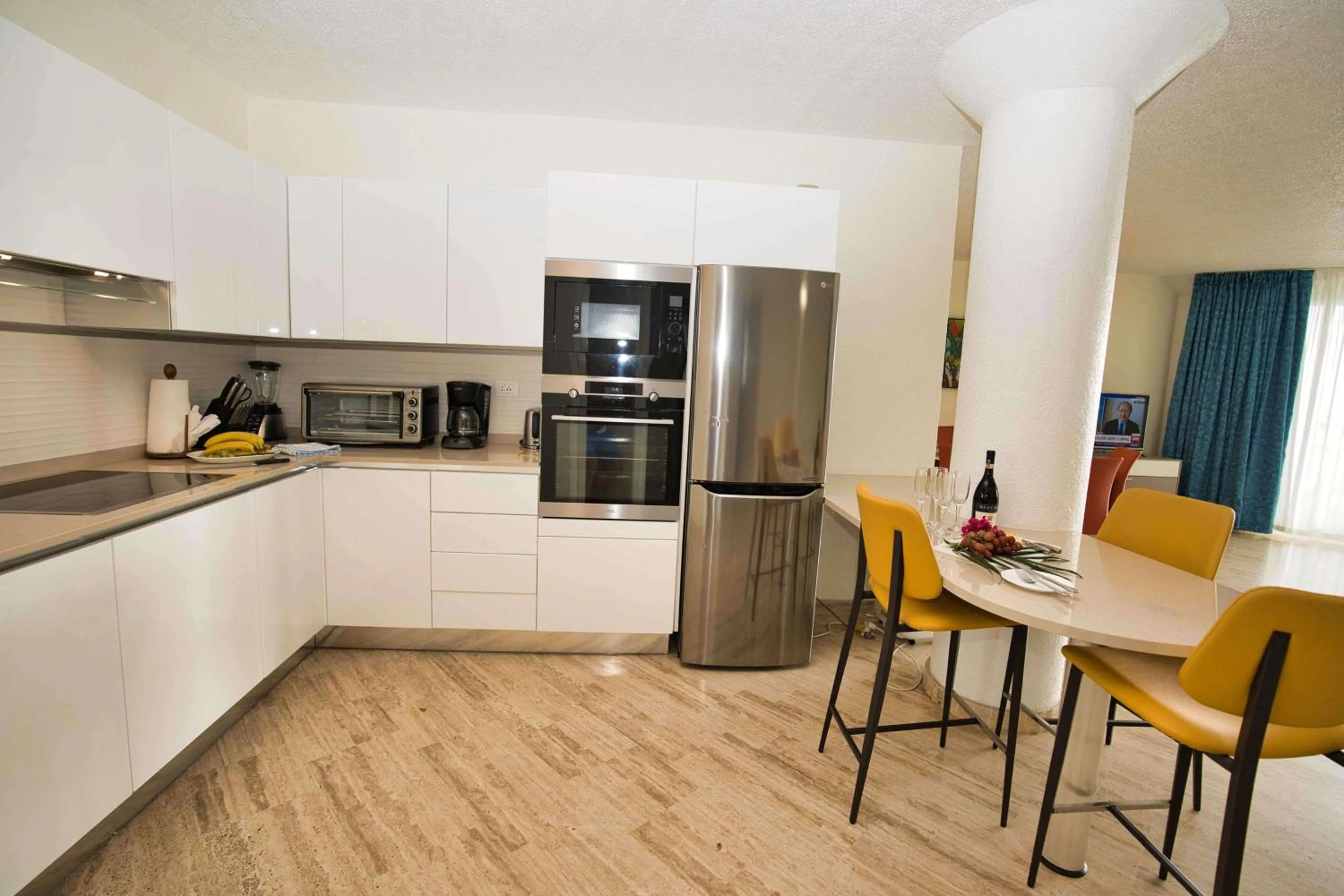 Kitchen or kitchenette in Royal Islander Club Resort La Plage