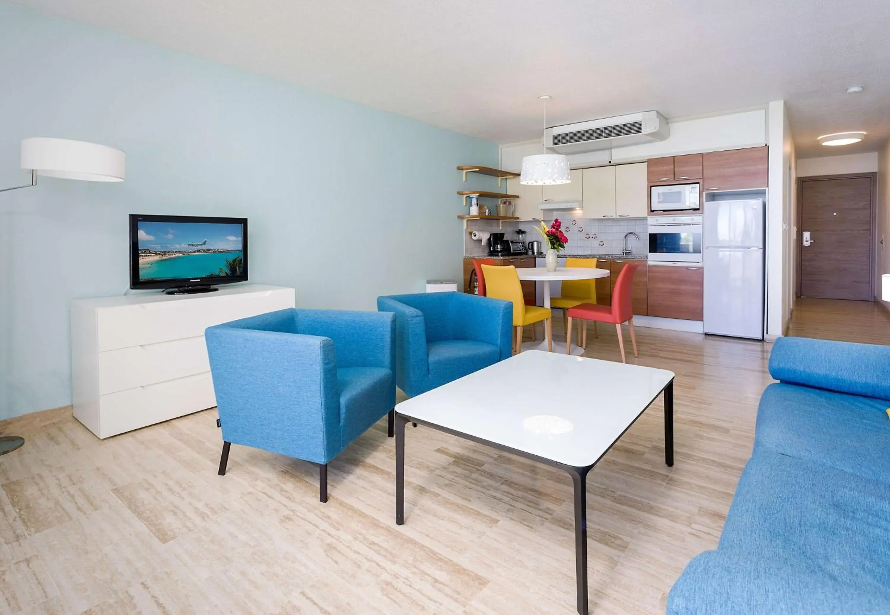 One-Bedroom Suite in Royal Islander Club Resort La Plage One-Bedroom Suite in Royal Islander Club Resort La Plage