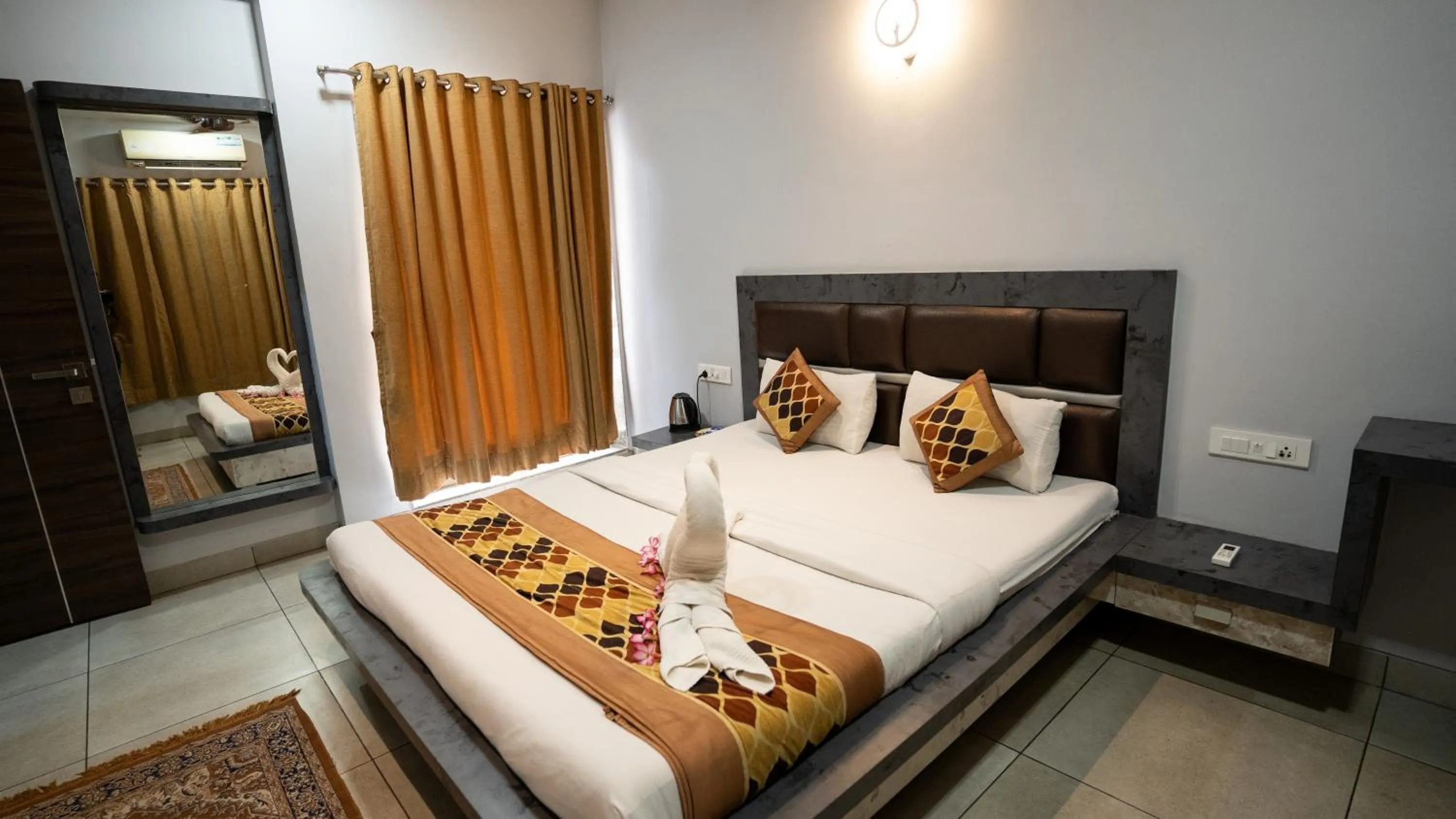 Bedroom, Bed in Ruturaj Inn Alibag