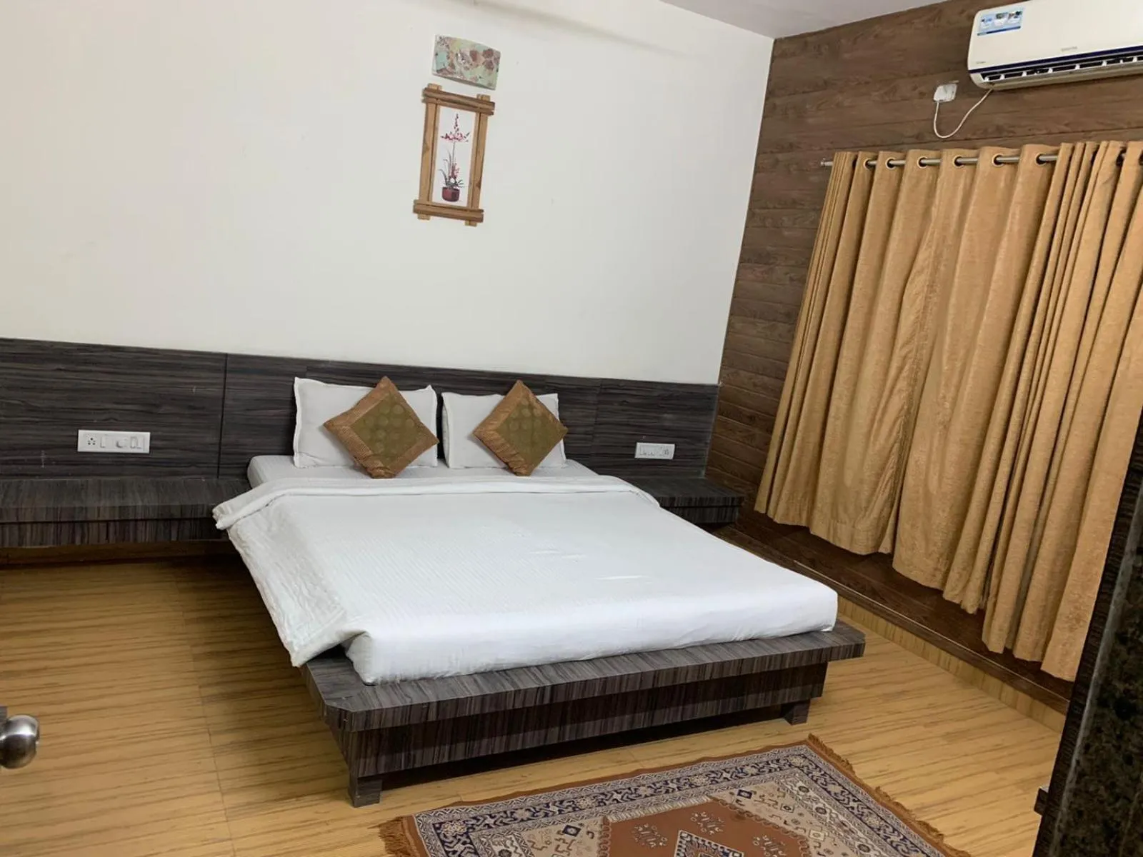 Bed in Ruturaj Inn Alibag