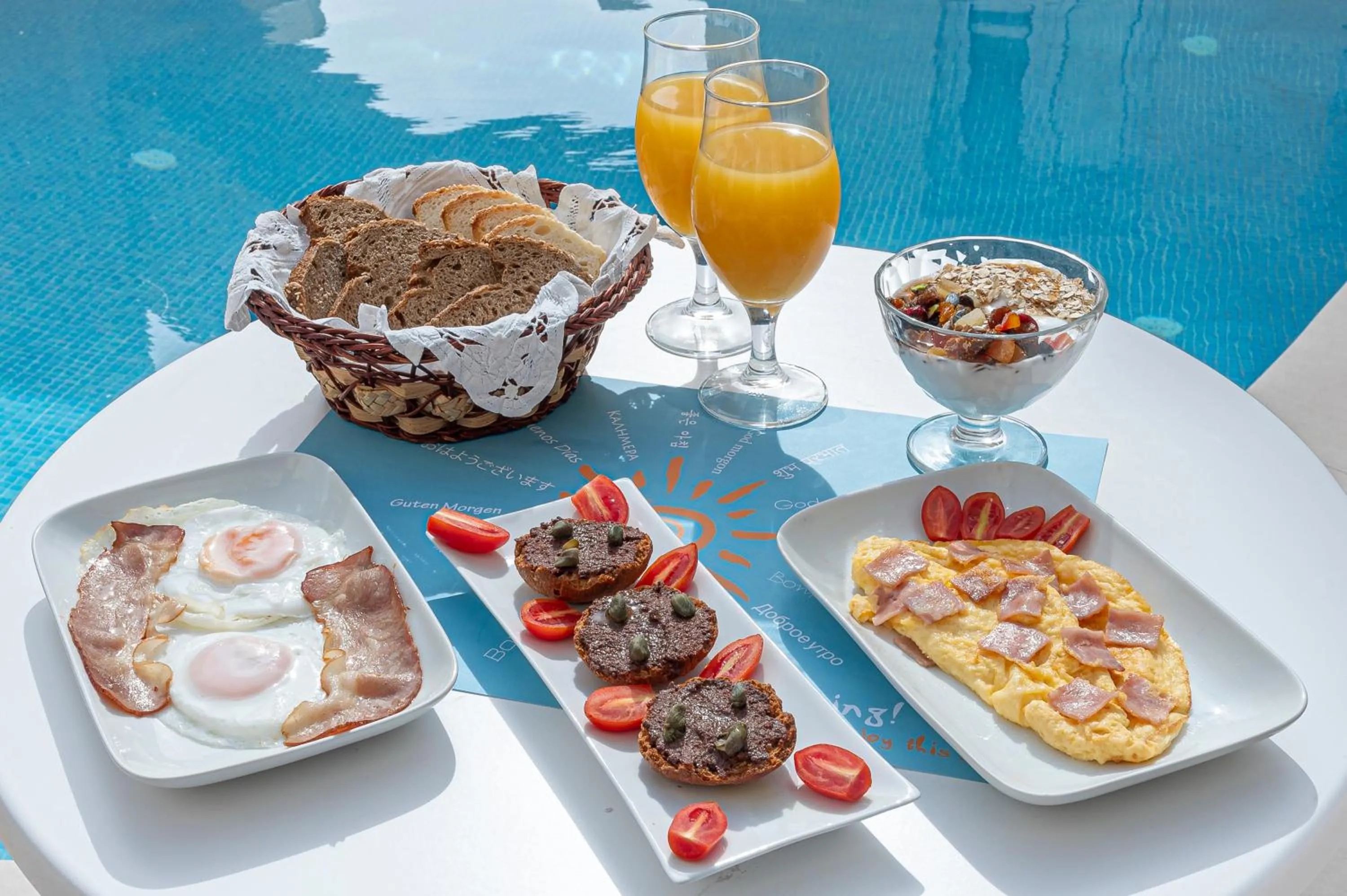 Restaurant/places to eat in Reverie Santorini Hotel