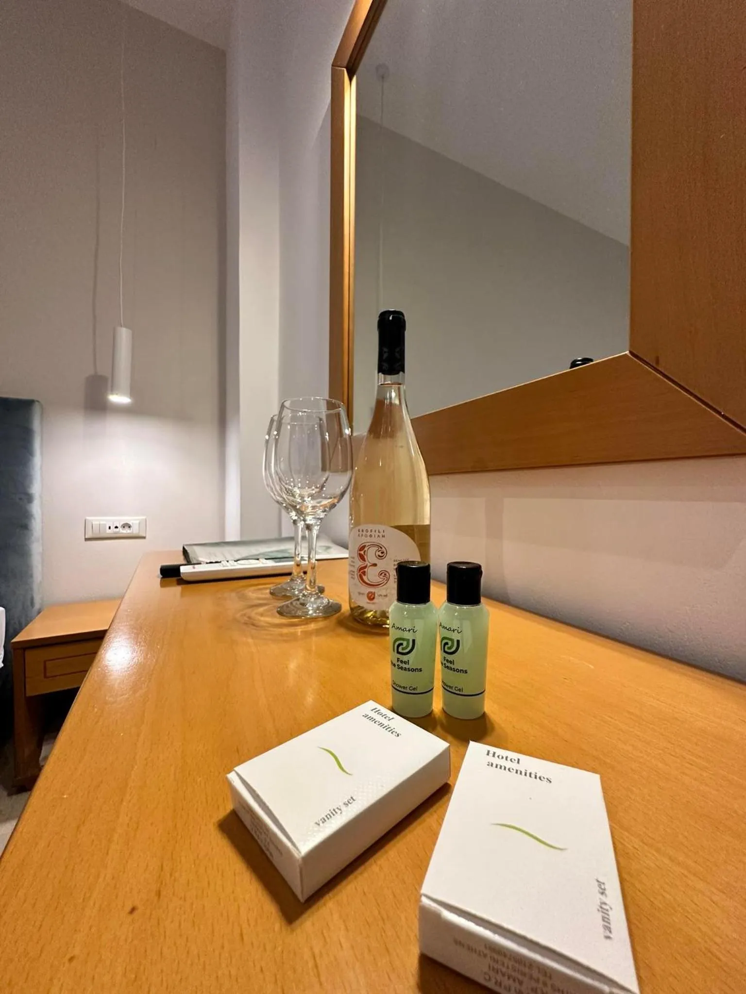 Drinks in Castro Hotel