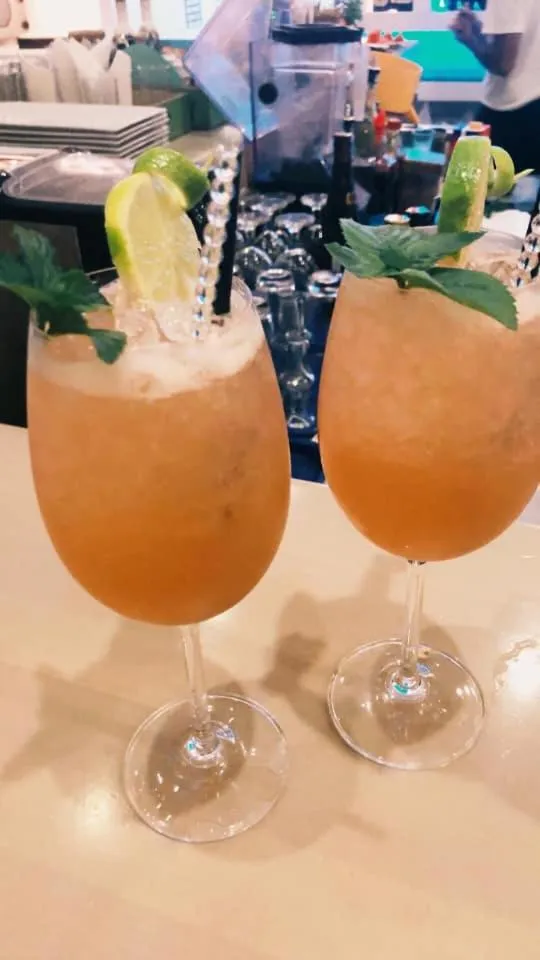 Lounge or bar in Castro Hotel