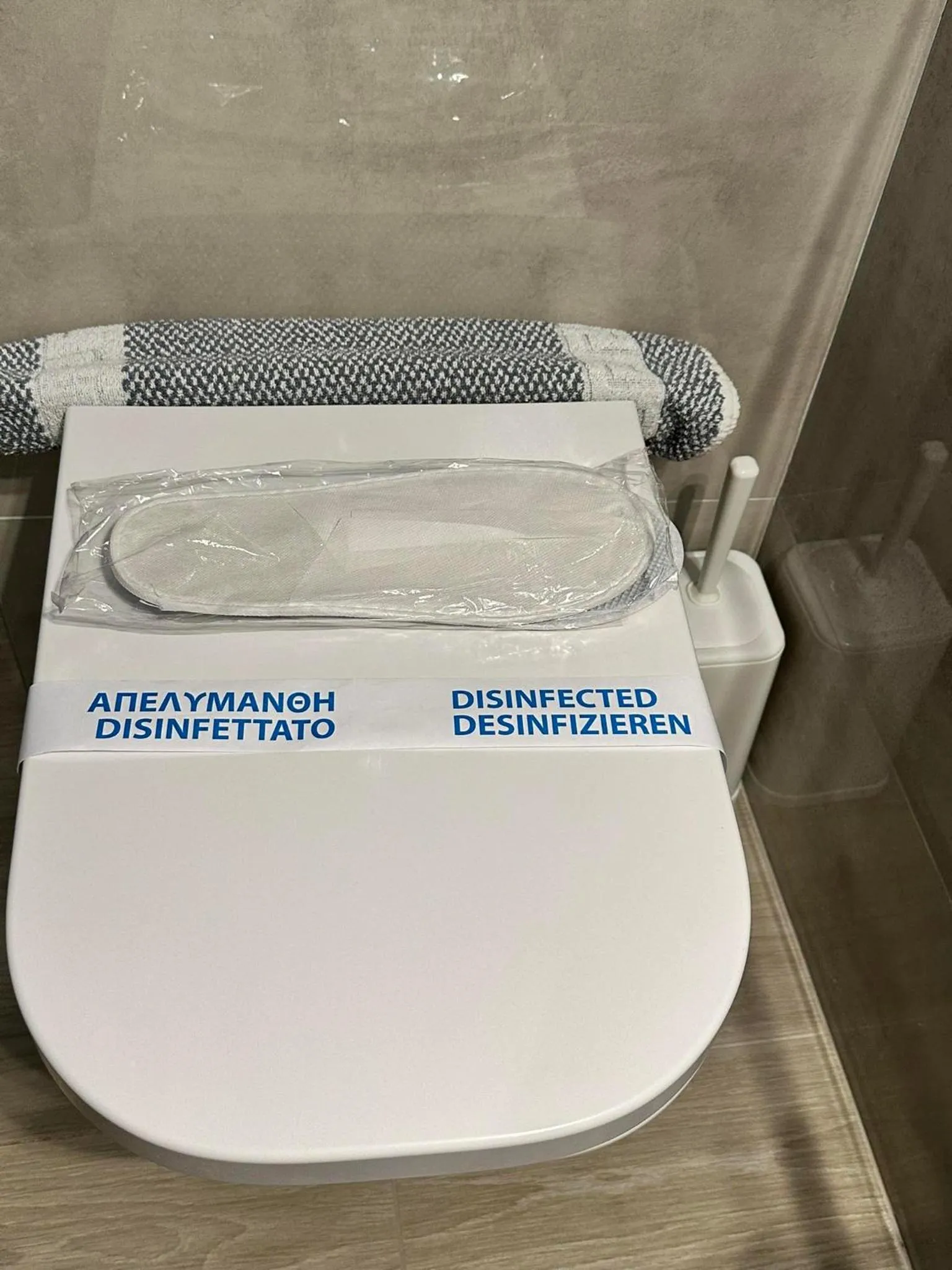 Bathroom in Castro Hotel