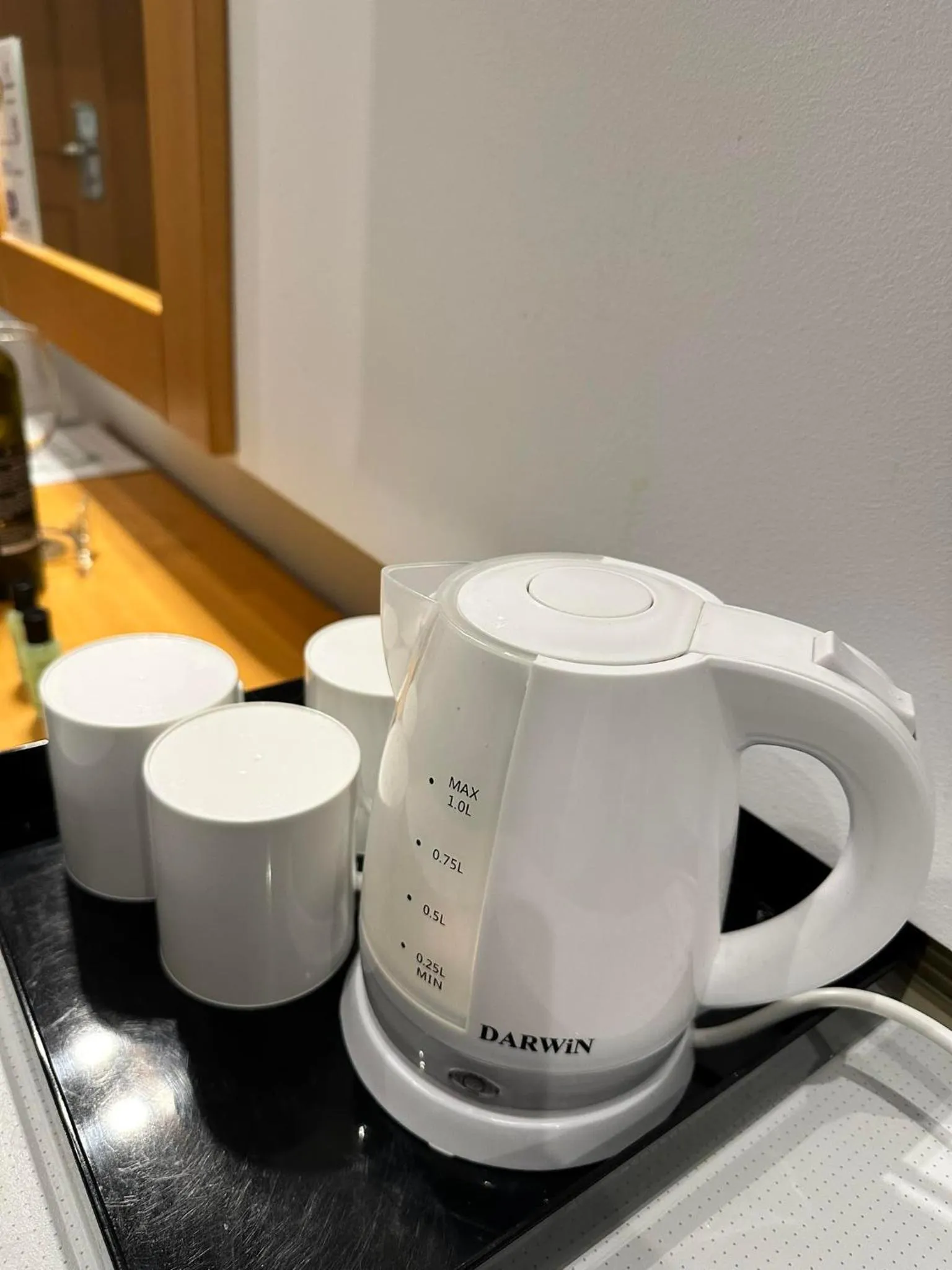 Coffee/tea facilities in Castro Hotel