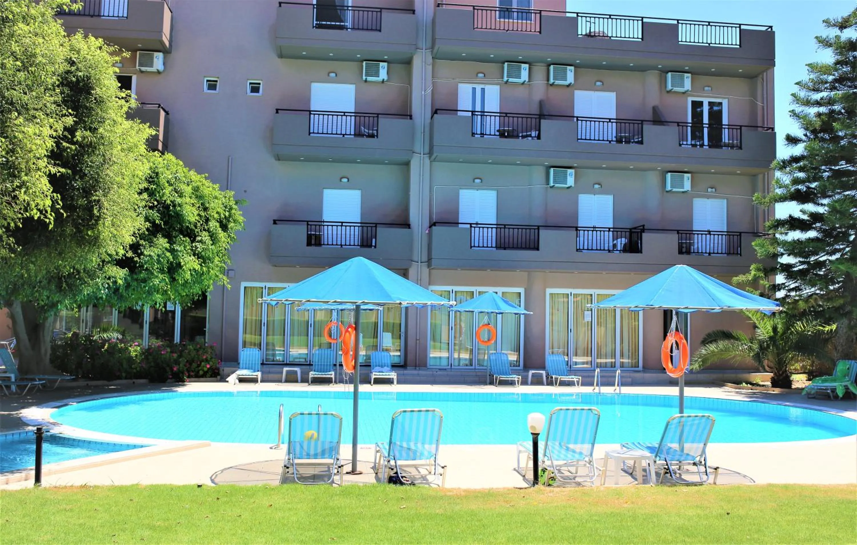 Property building in Castro Hotel