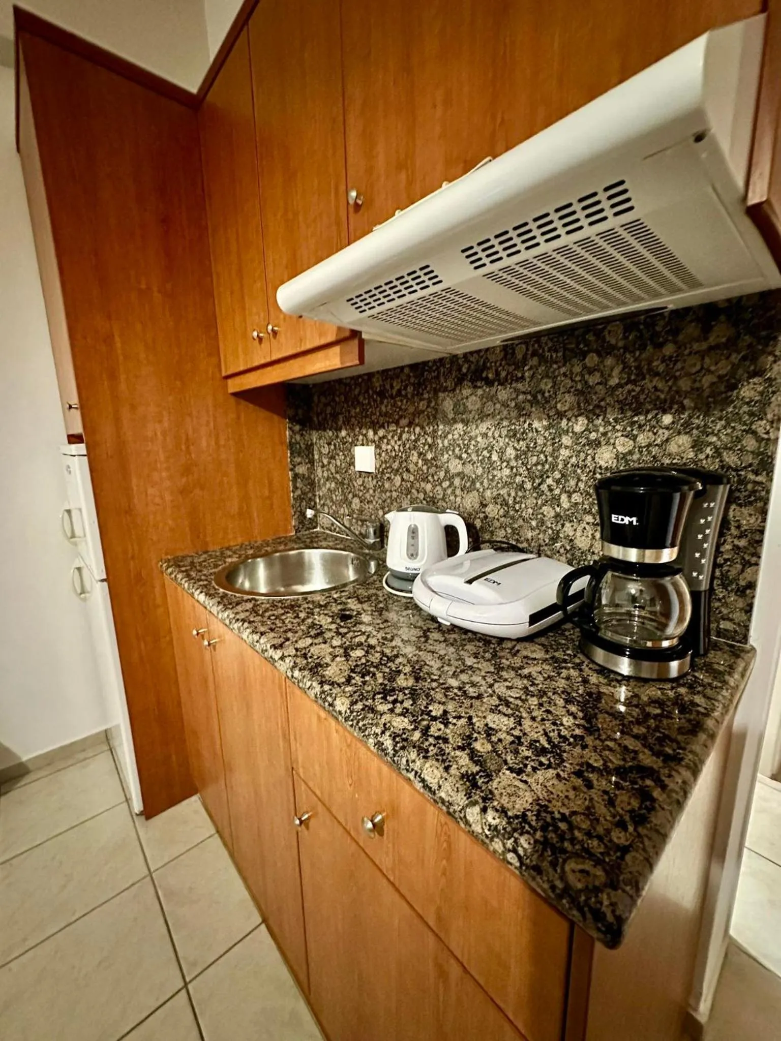 Coffee/tea facilities in Castro Hotel