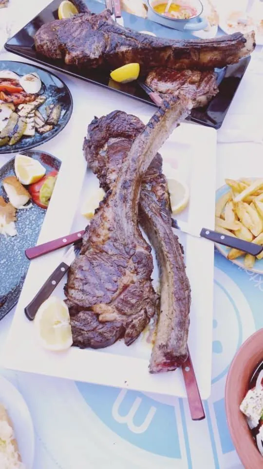 Restaurant/places to eat in Castro Hotel