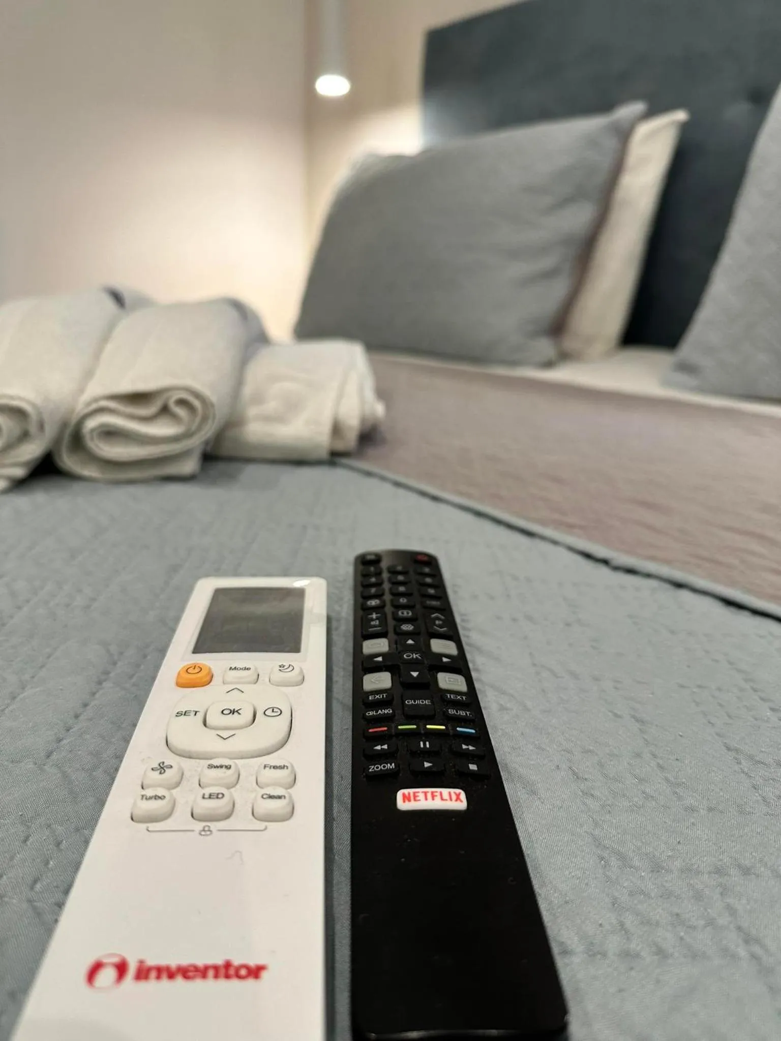 TV and multimedia, Bed in Castro Hotel