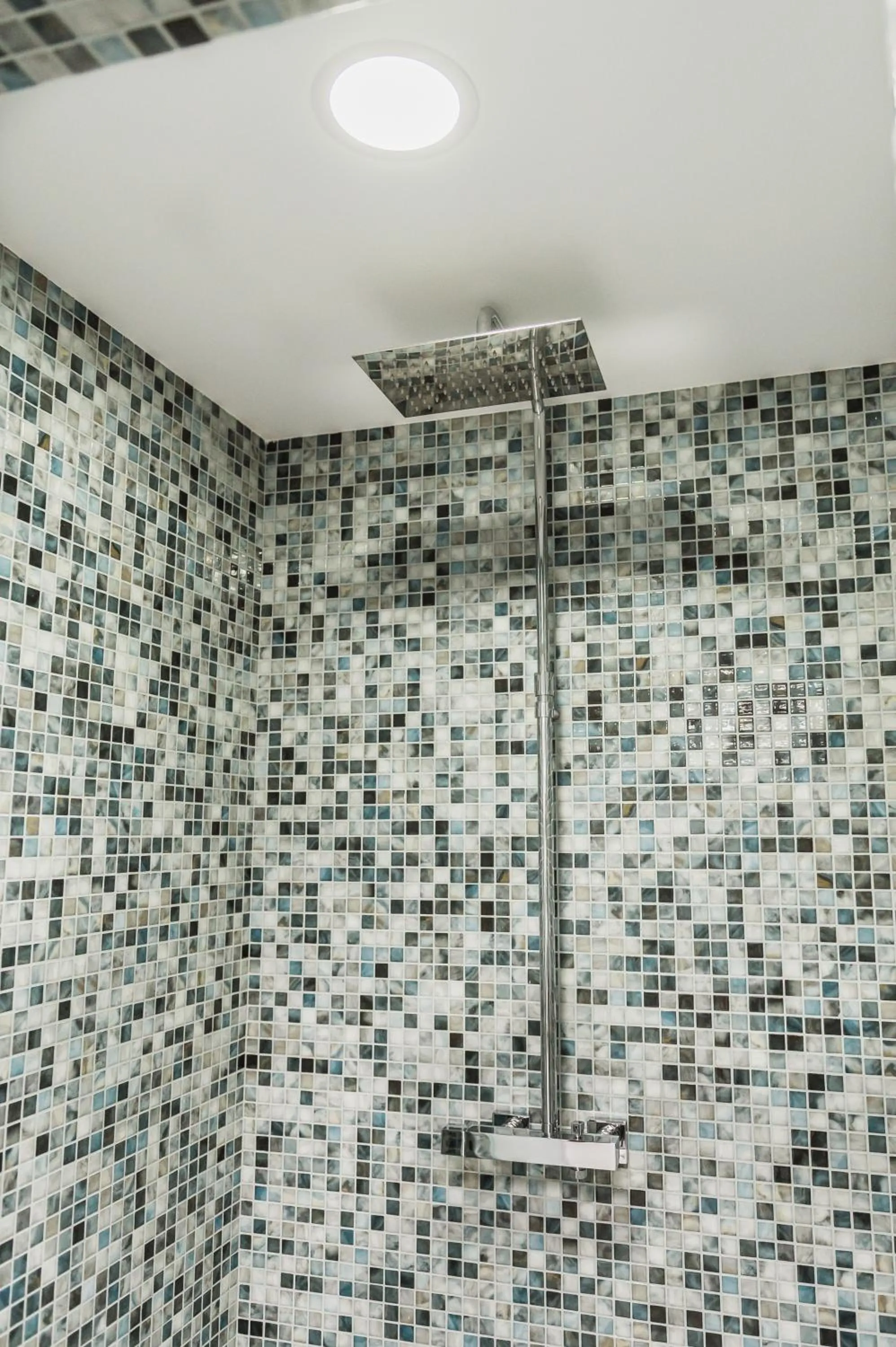 Shower in Nacavi Albir Aparthotel