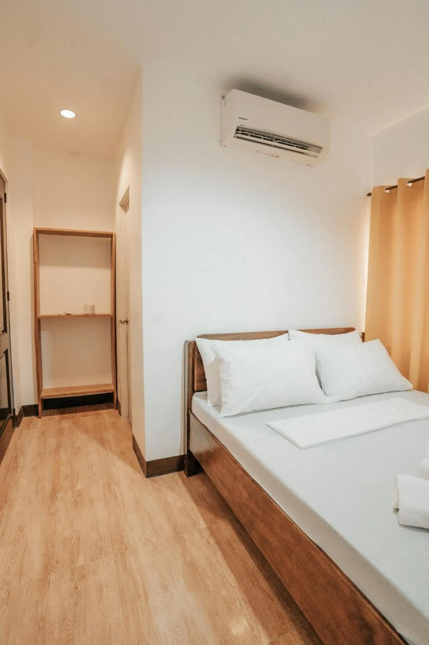 Bed in Sonora's Inn, Coron