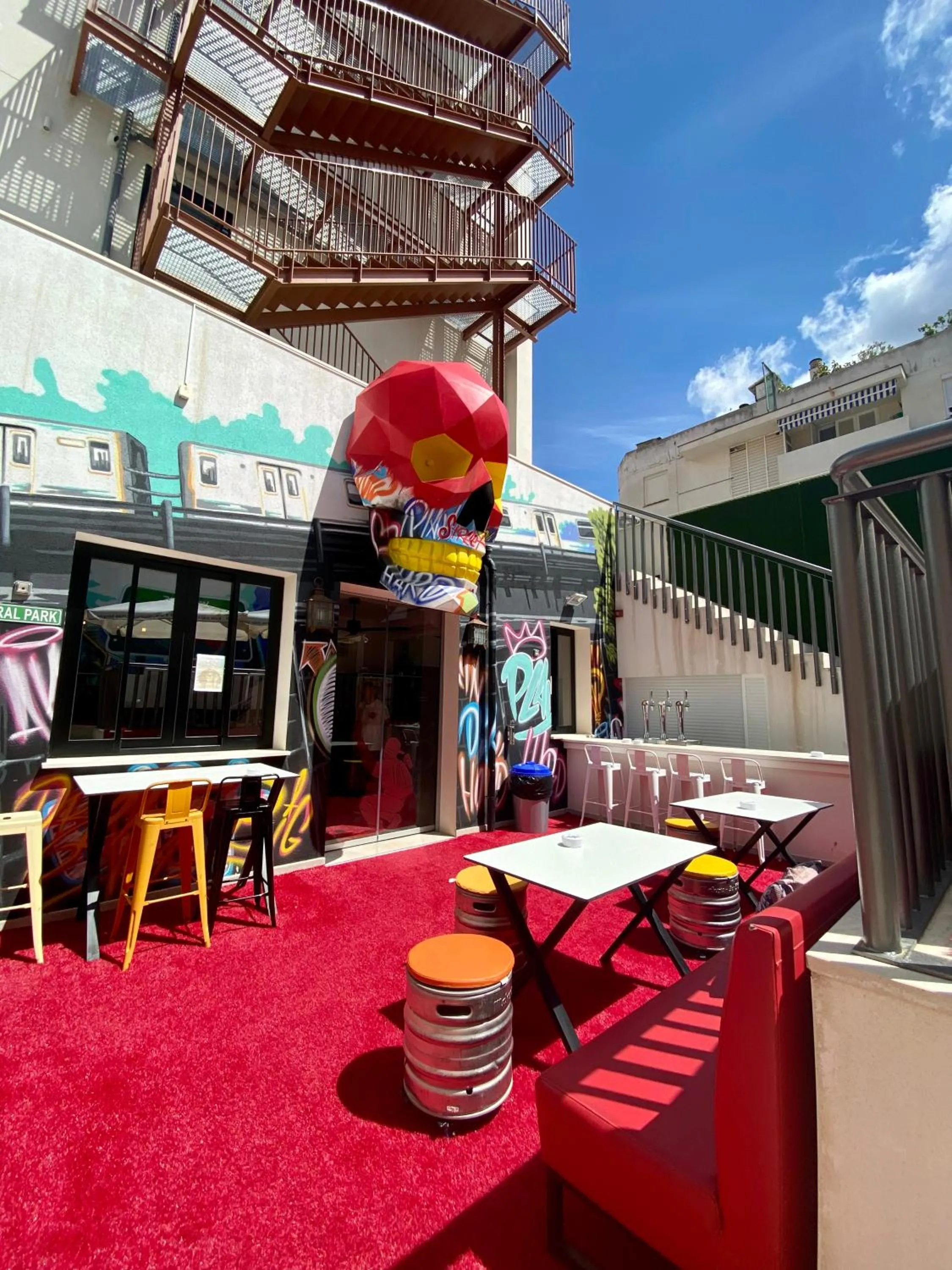 We Street Hostel - Albergue