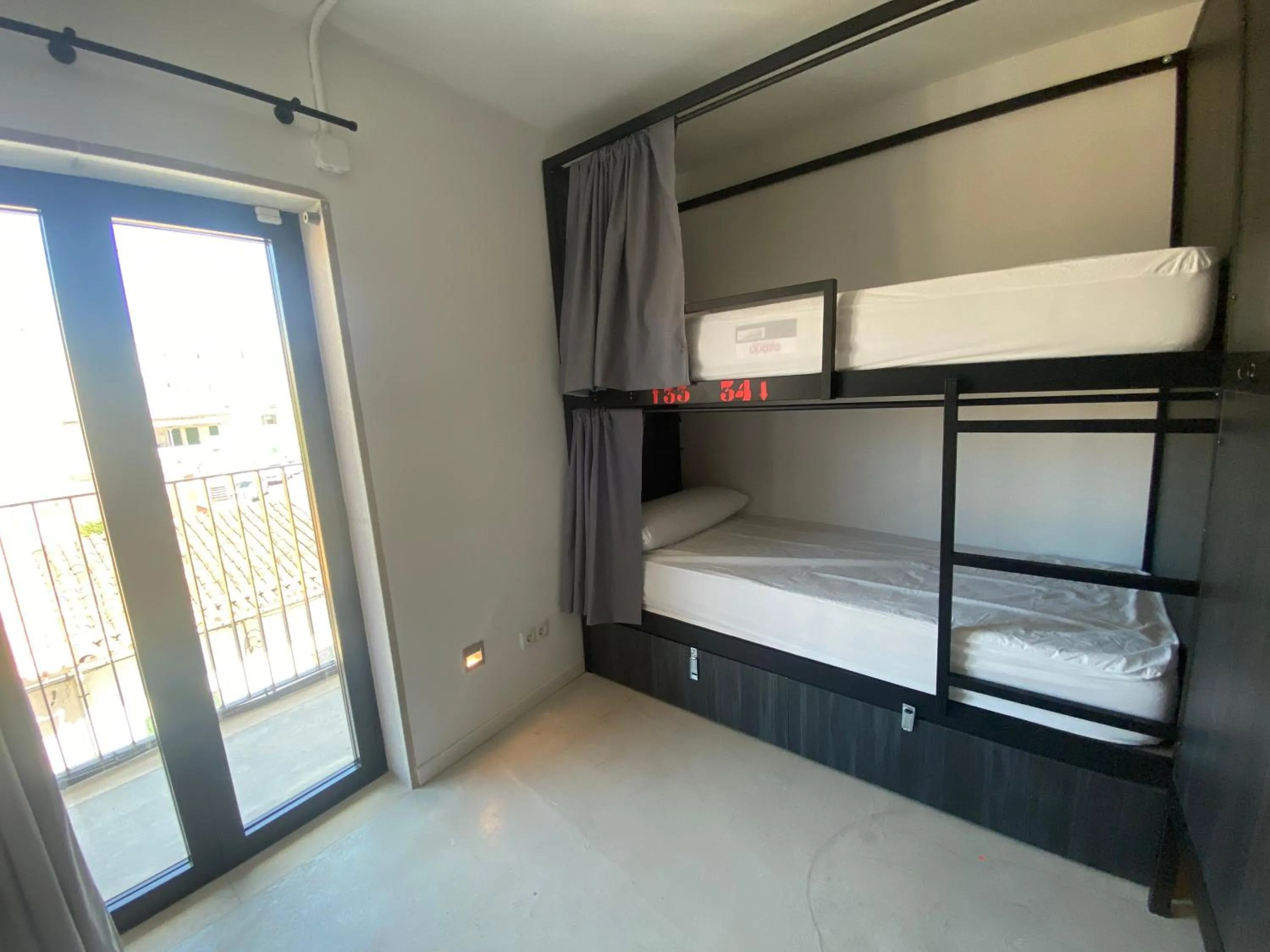 Bed in We Street Hostel - Albergue