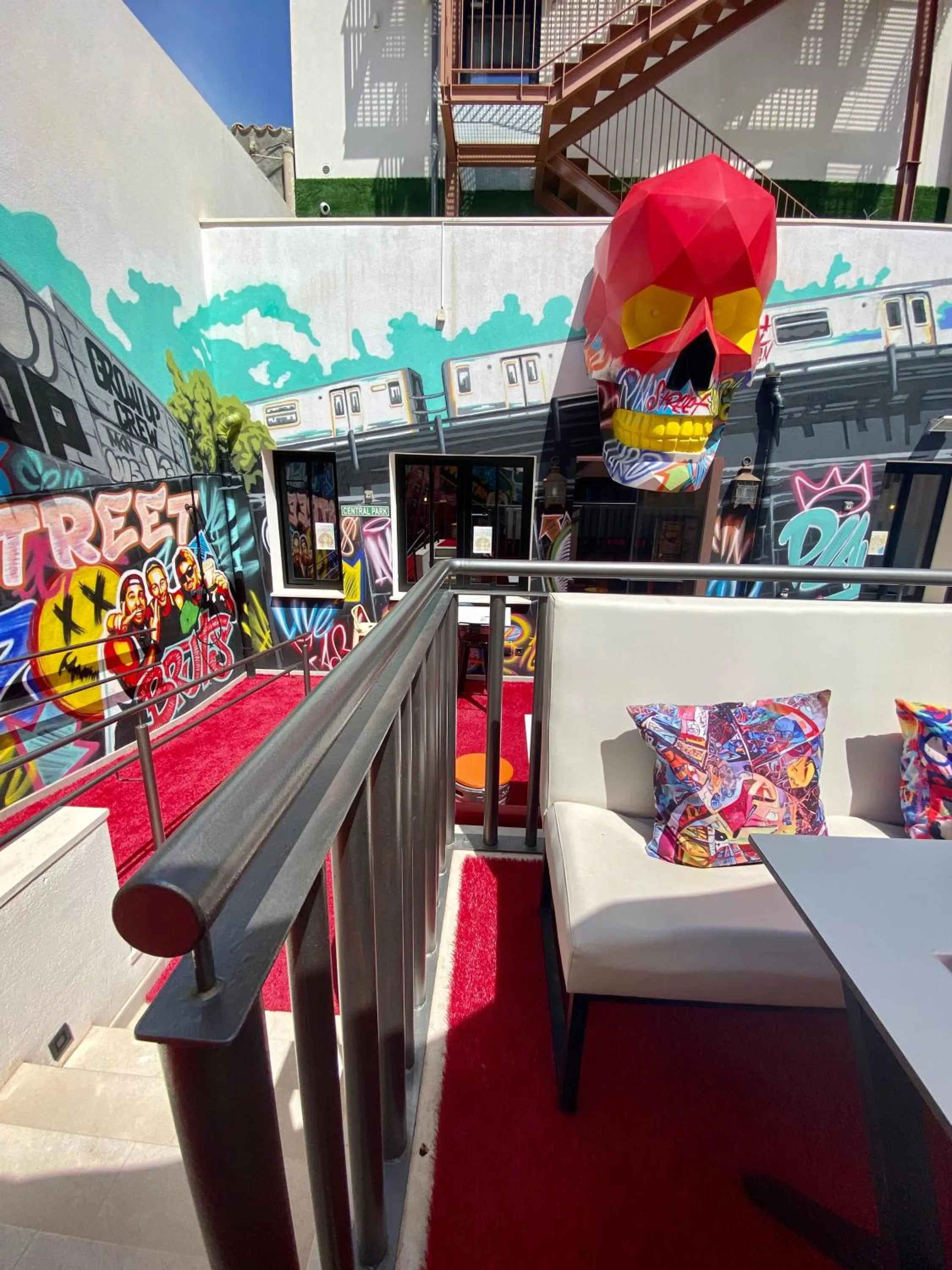 We Street Hostel - Albergue