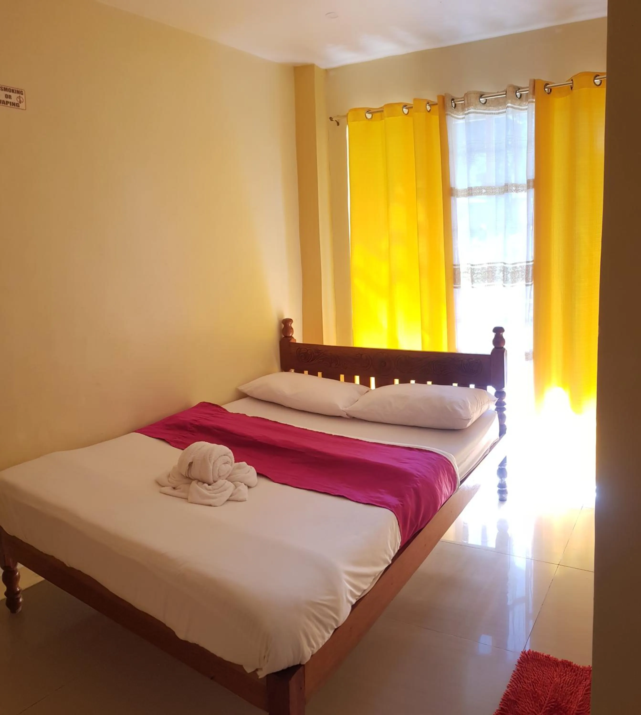 Bed in JIM'S CASTLE INN