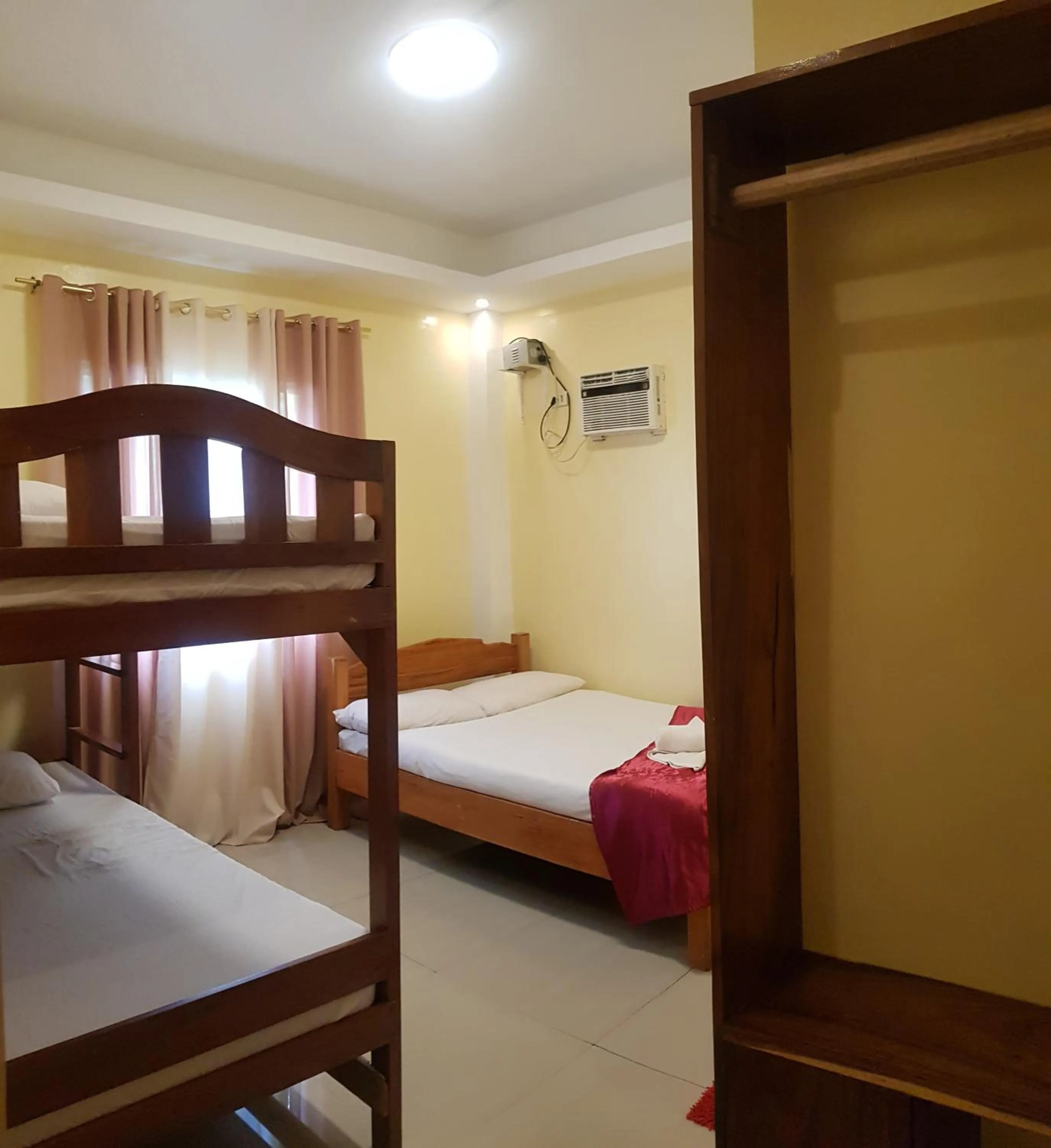 Bedroom, Bed in JIM'S CASTLE INN