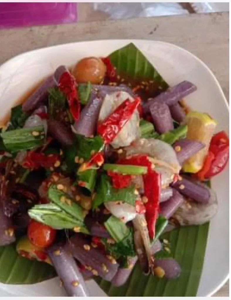 Restaurant/places to eat in ANGEL RESORT i