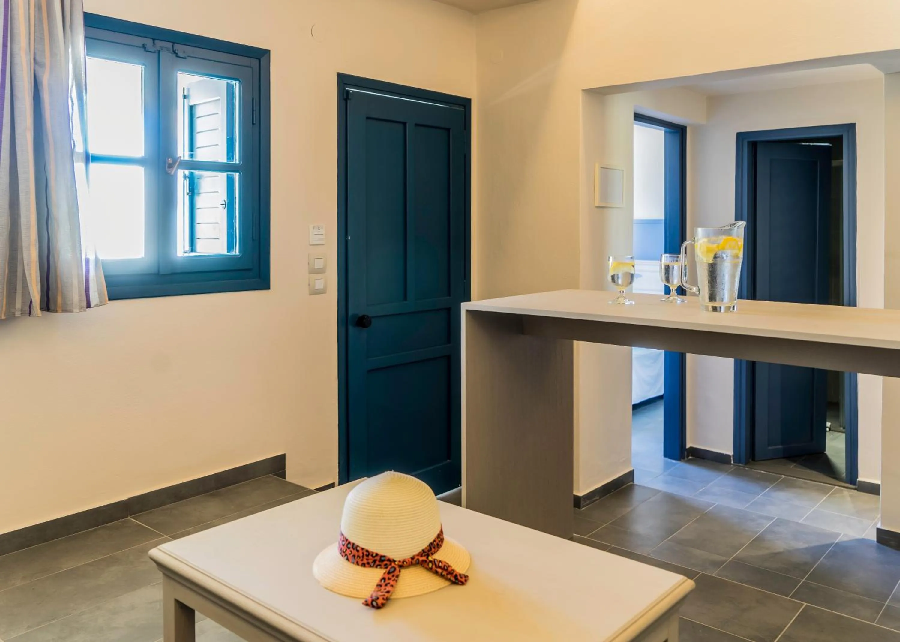 Communal lounge/ TV room in Castello Village Resort