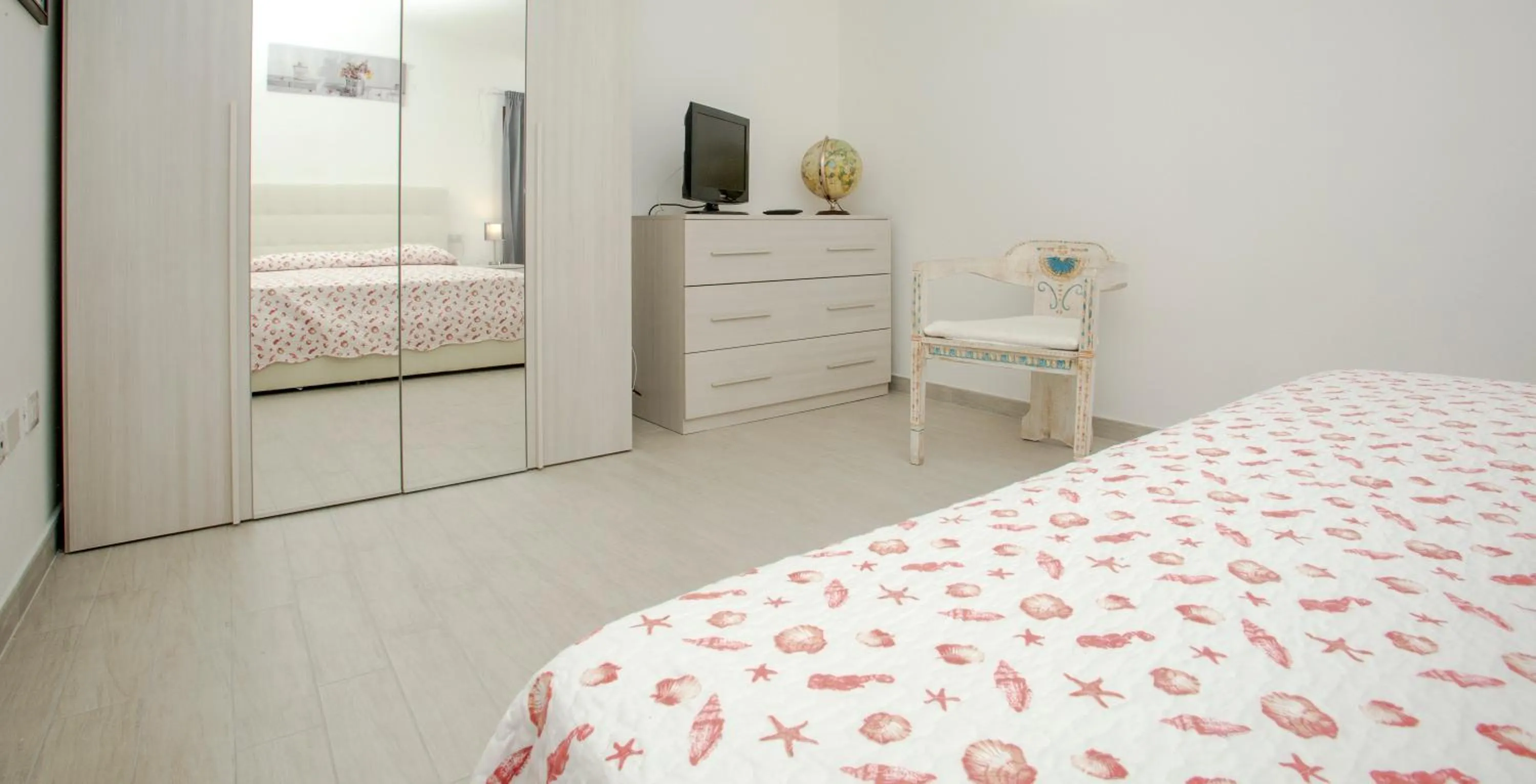 Bed in Romeo and Juliet Affittacamere