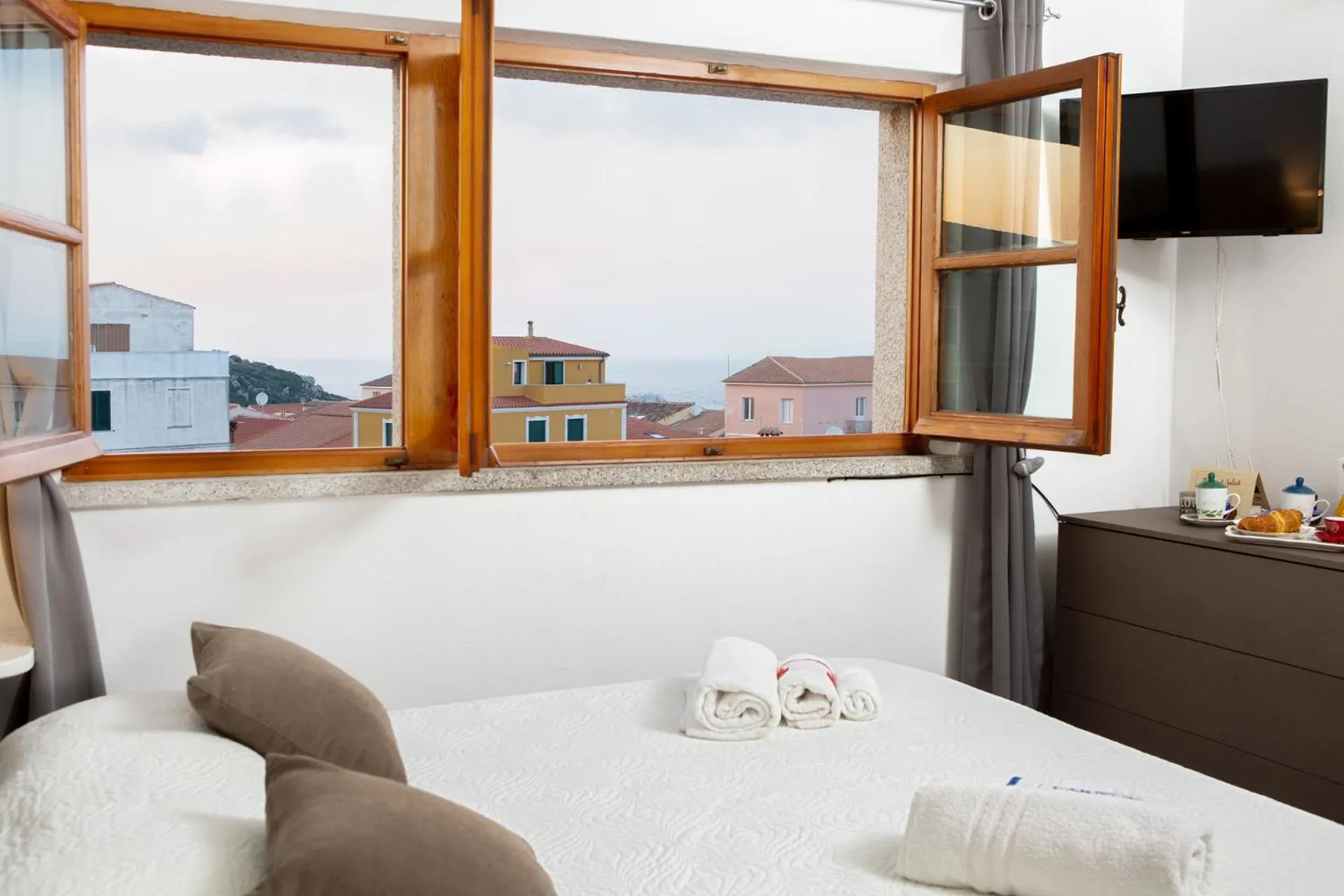 Bed in Romeo and Juliet Affittacamere