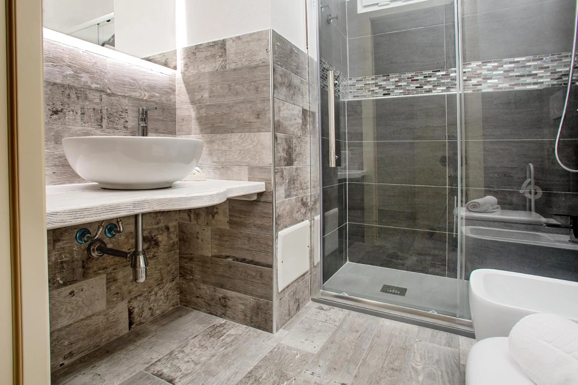 Shower in Romeo and Juliet Affittacamere