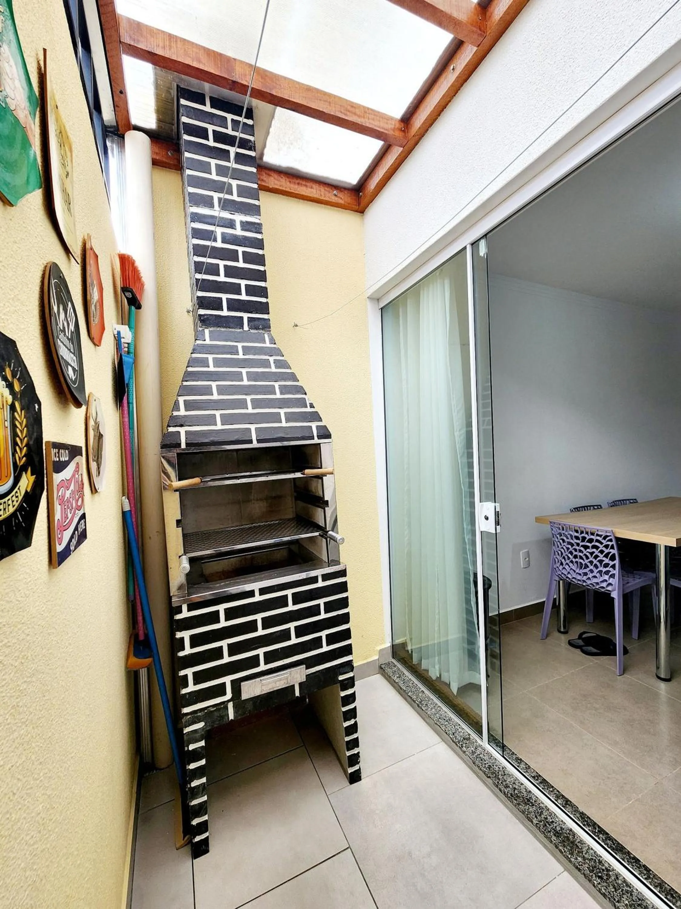 BBQ facilities in Completa casa apenas 700m da praia