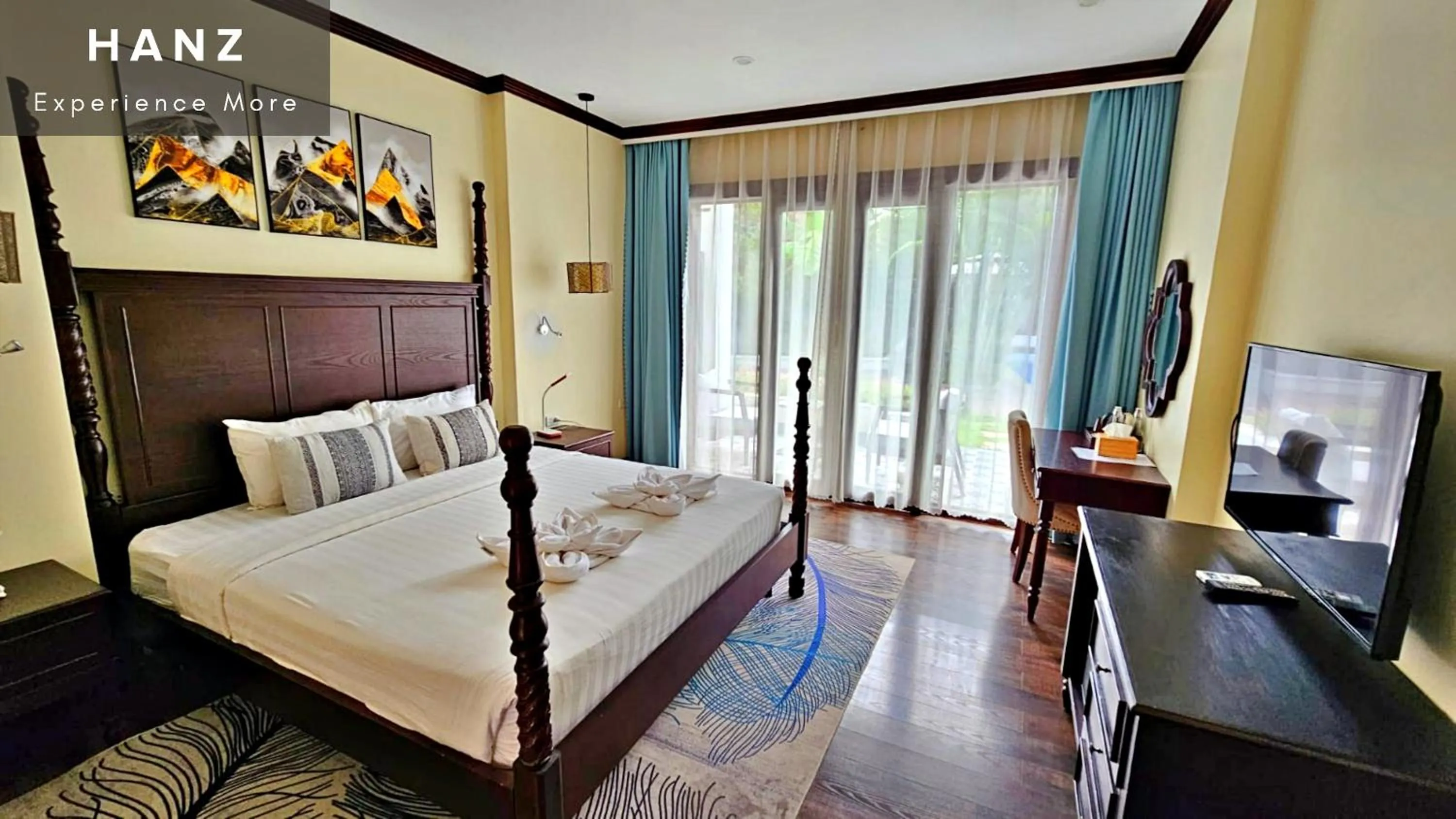 Bed in Sunrise Hotel Luang Prabang MekongRiver