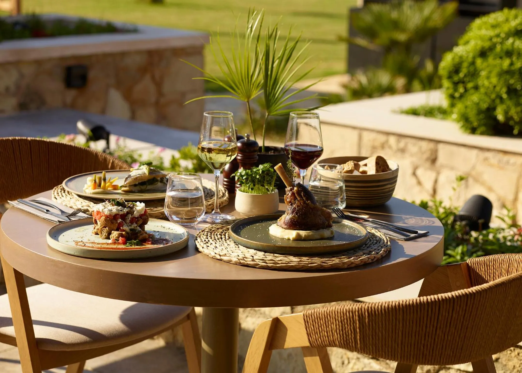 Restaurant/places to eat in Asterion Suites & Spa - Designed for Adults