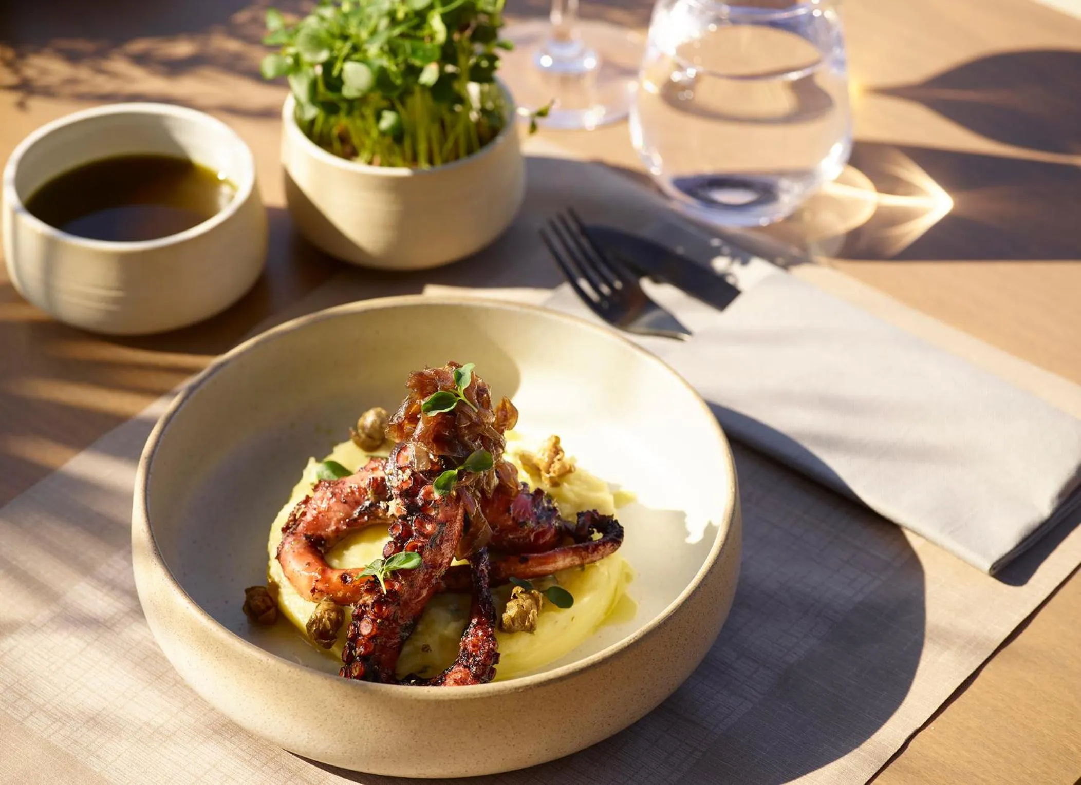 Restaurant/places to eat in Asterion Suites & Spa - Designed for Adults