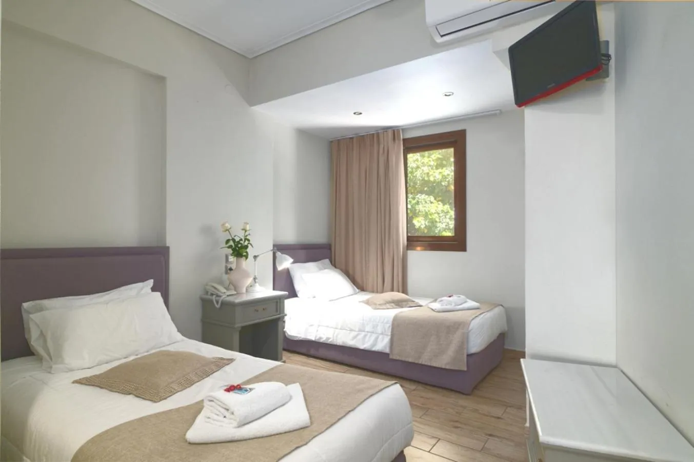 Bedroom, Bed in Fedriades Delphi Hotel