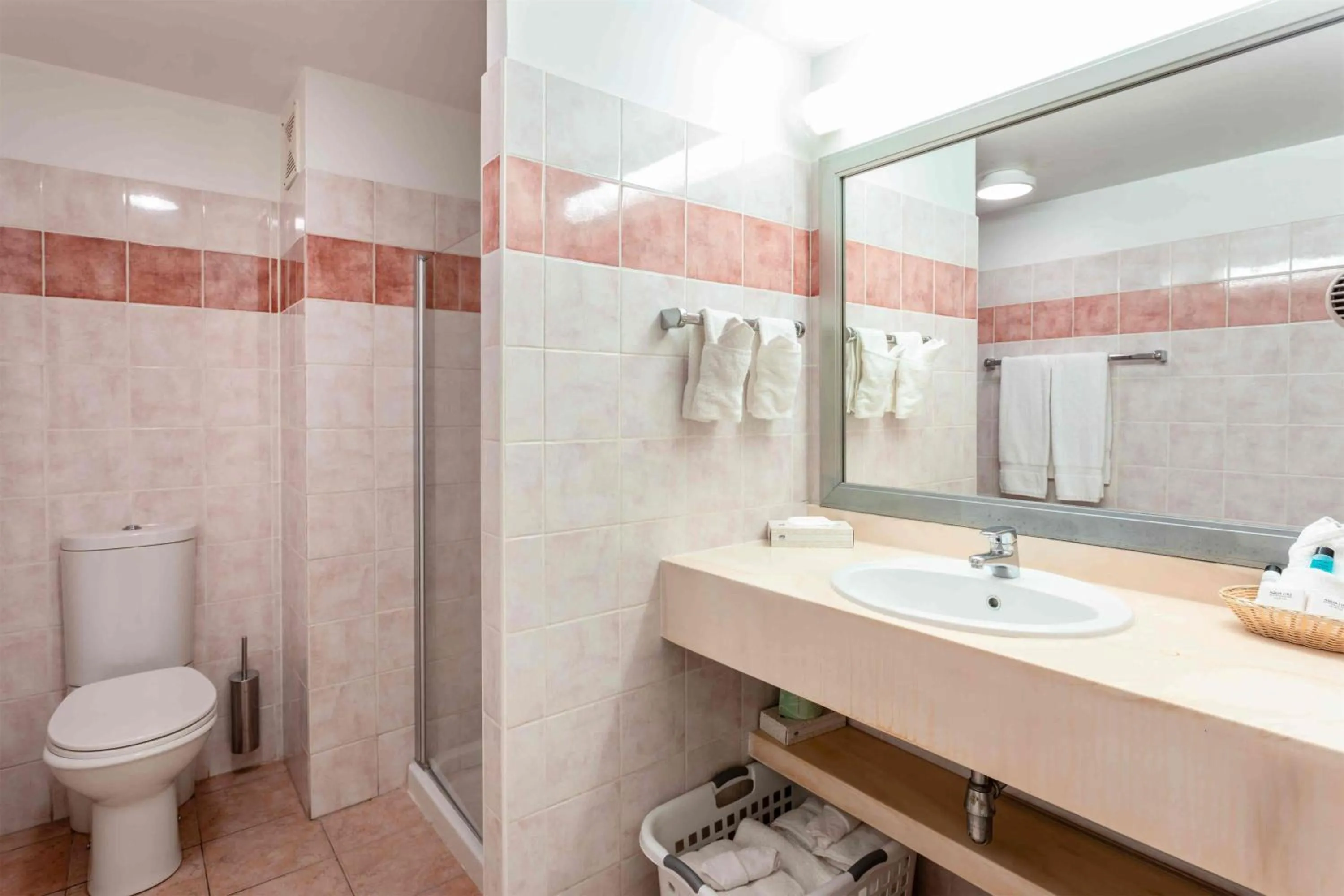 Bathroom in Royal Islander Club Resort La Terrasse