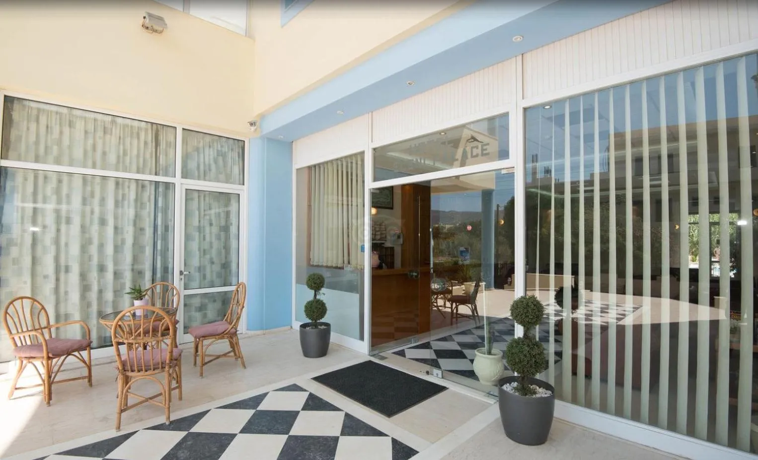 Facade/entrance in Eleni Palace