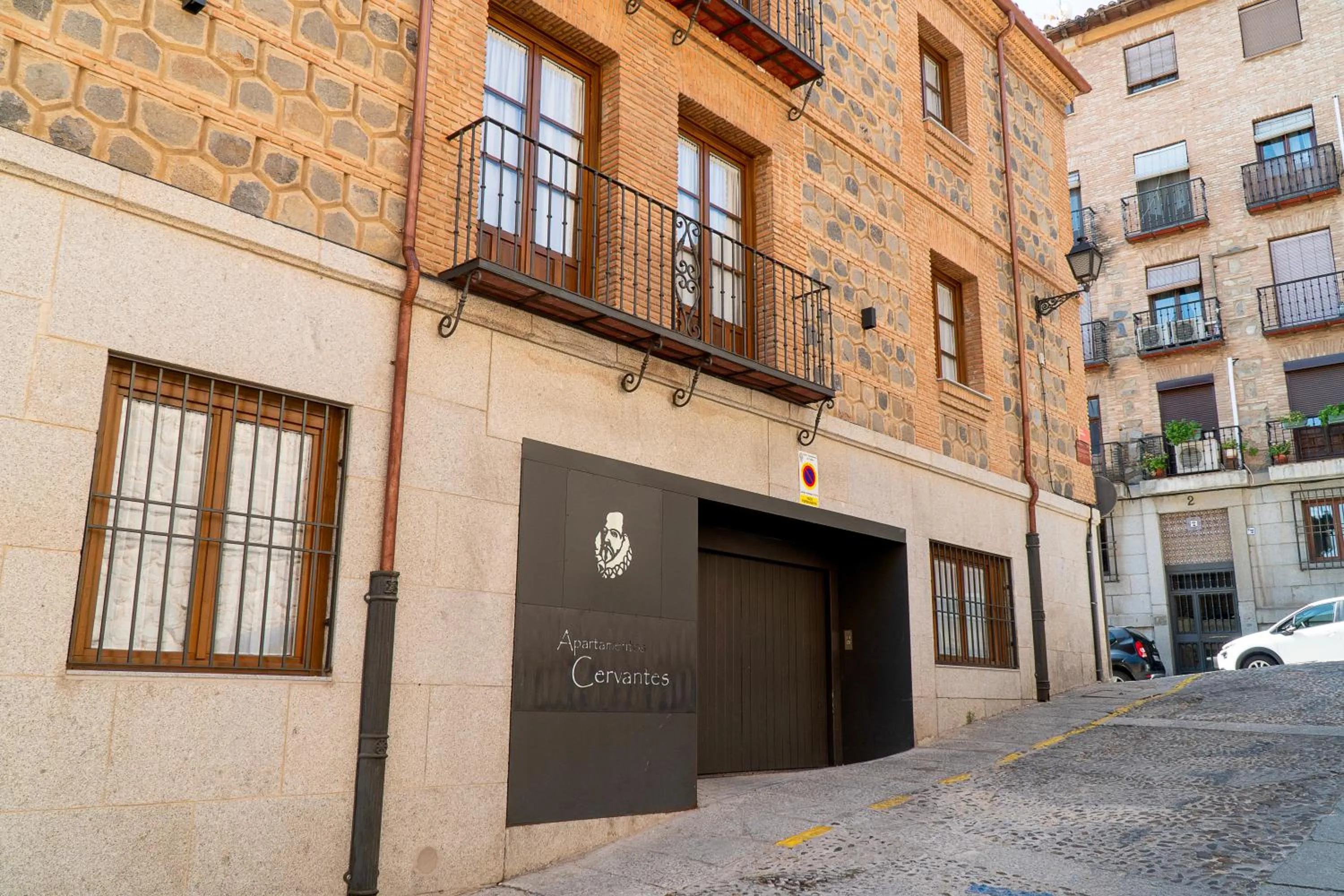 Parking in Cervantes 5 Collection - Greco Aparcamiento en el Edificio