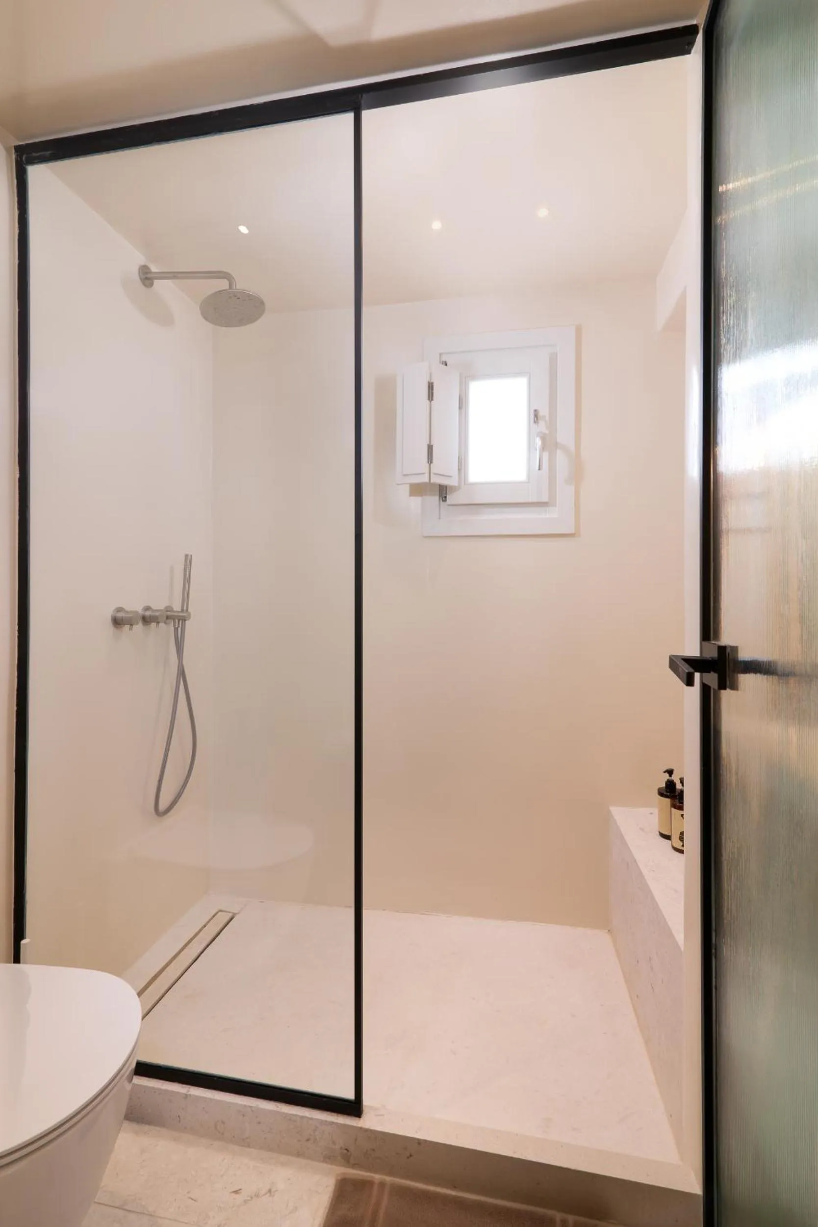 Shower in Porto Mykonos