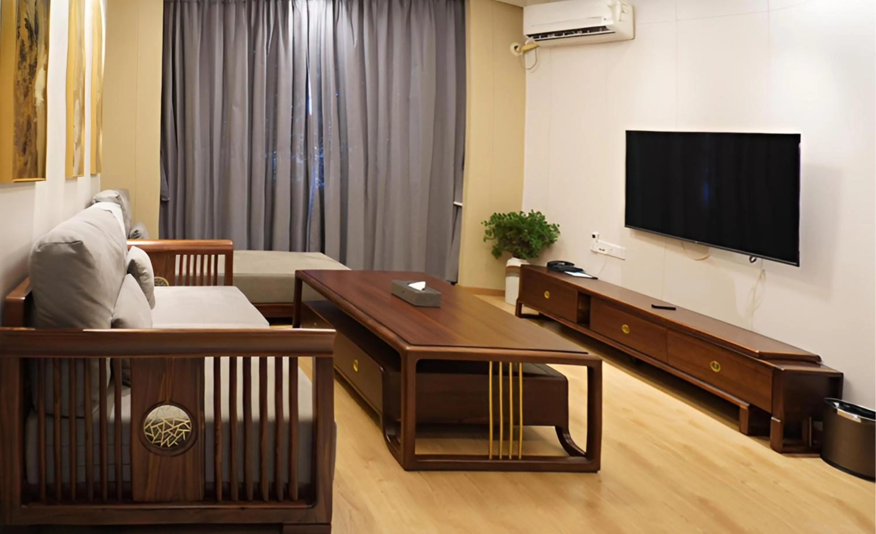 Escale International Hotel