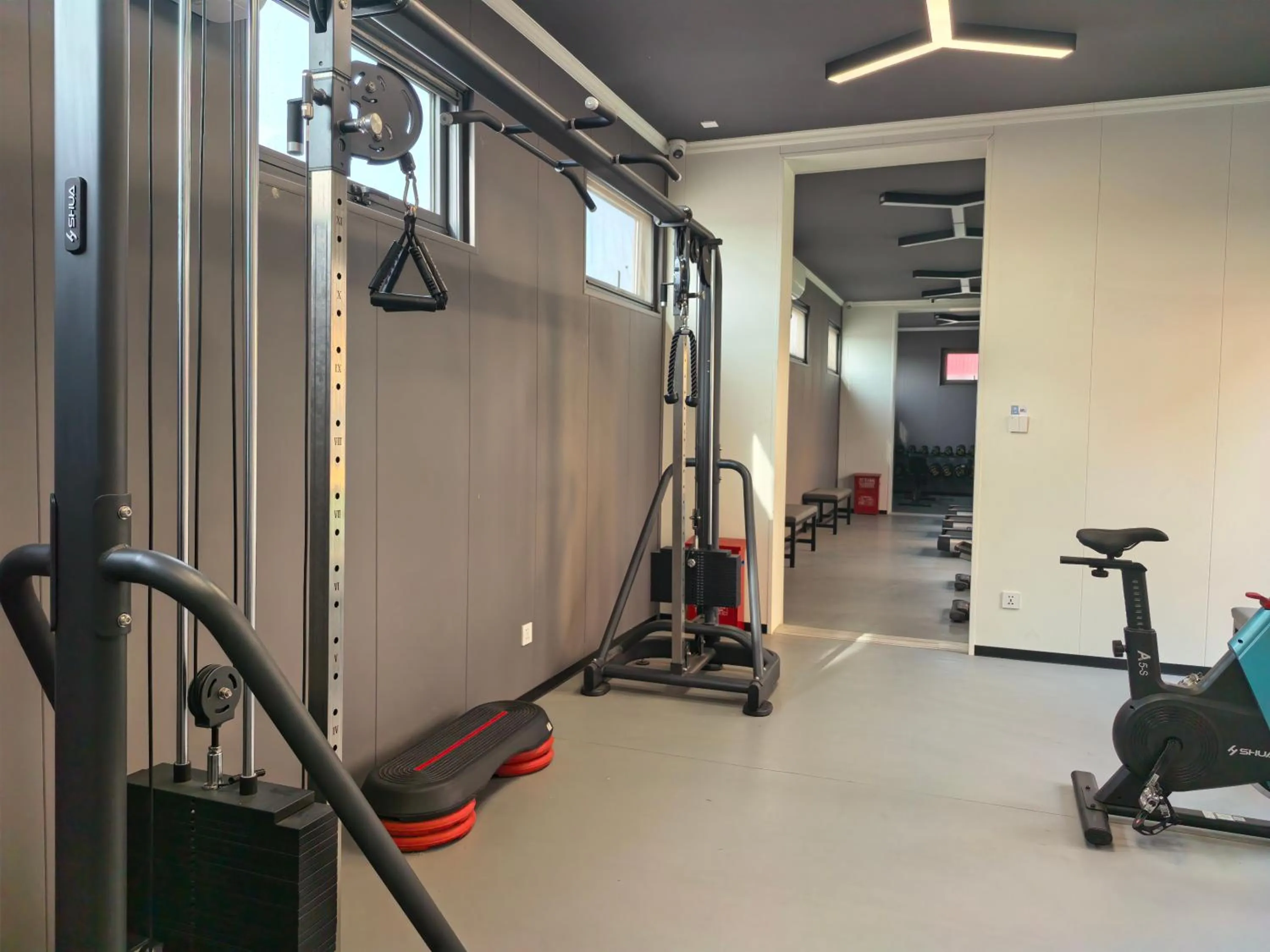 Fitness centre/facilities in Escale International Hotel