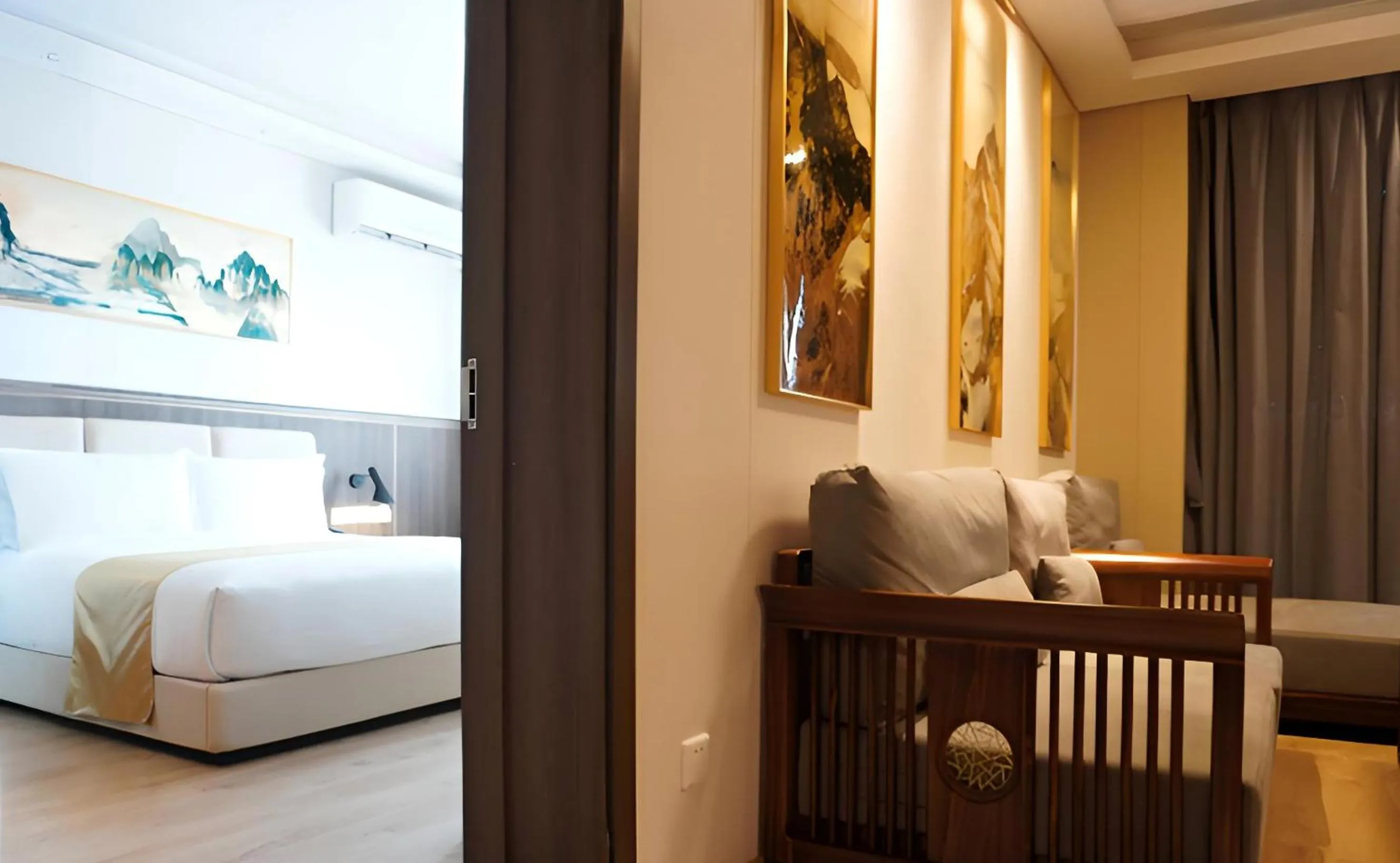 Bed in Escale International Hotel