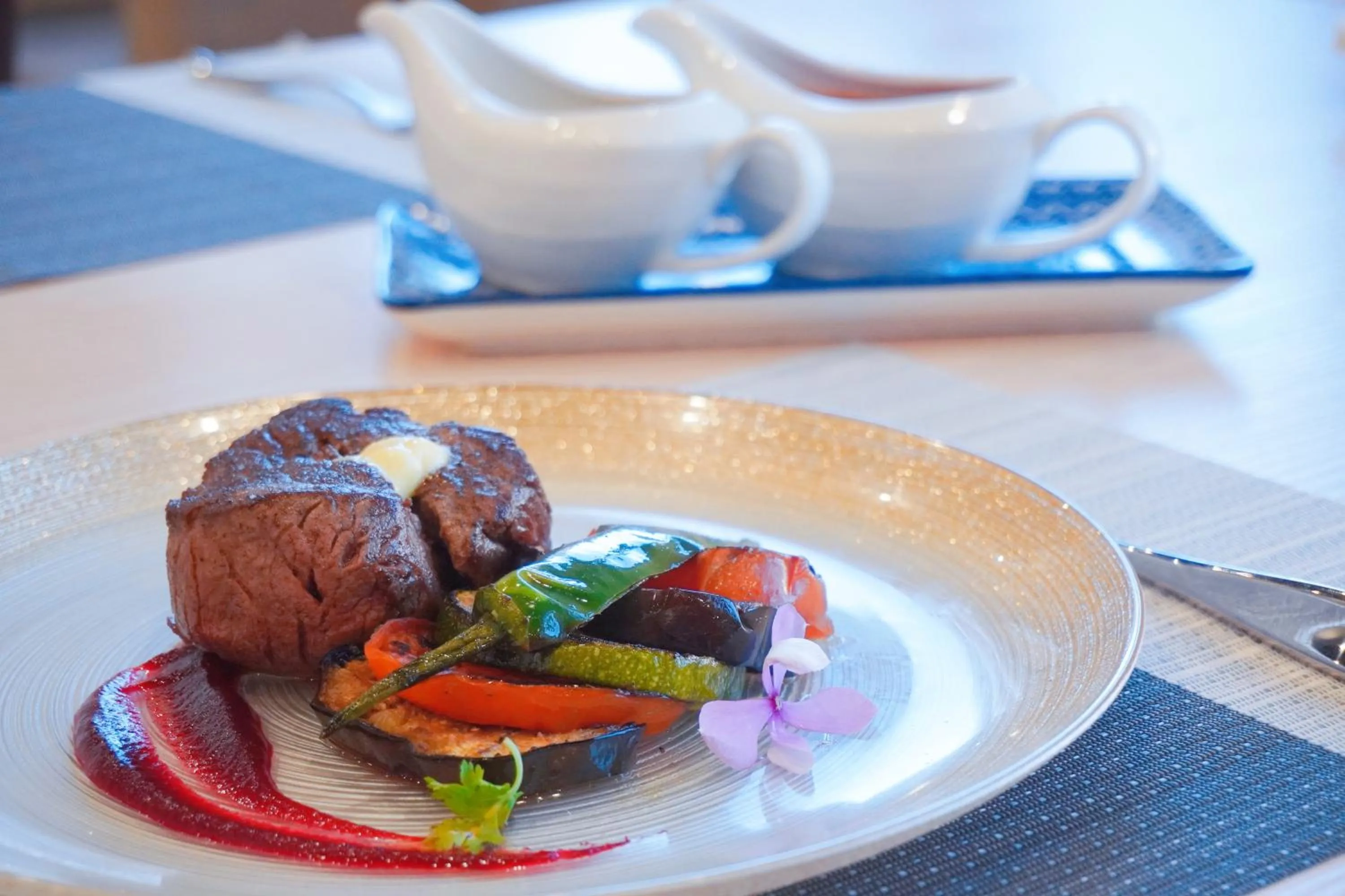 Restaurant/places to eat in Escale International Hotel