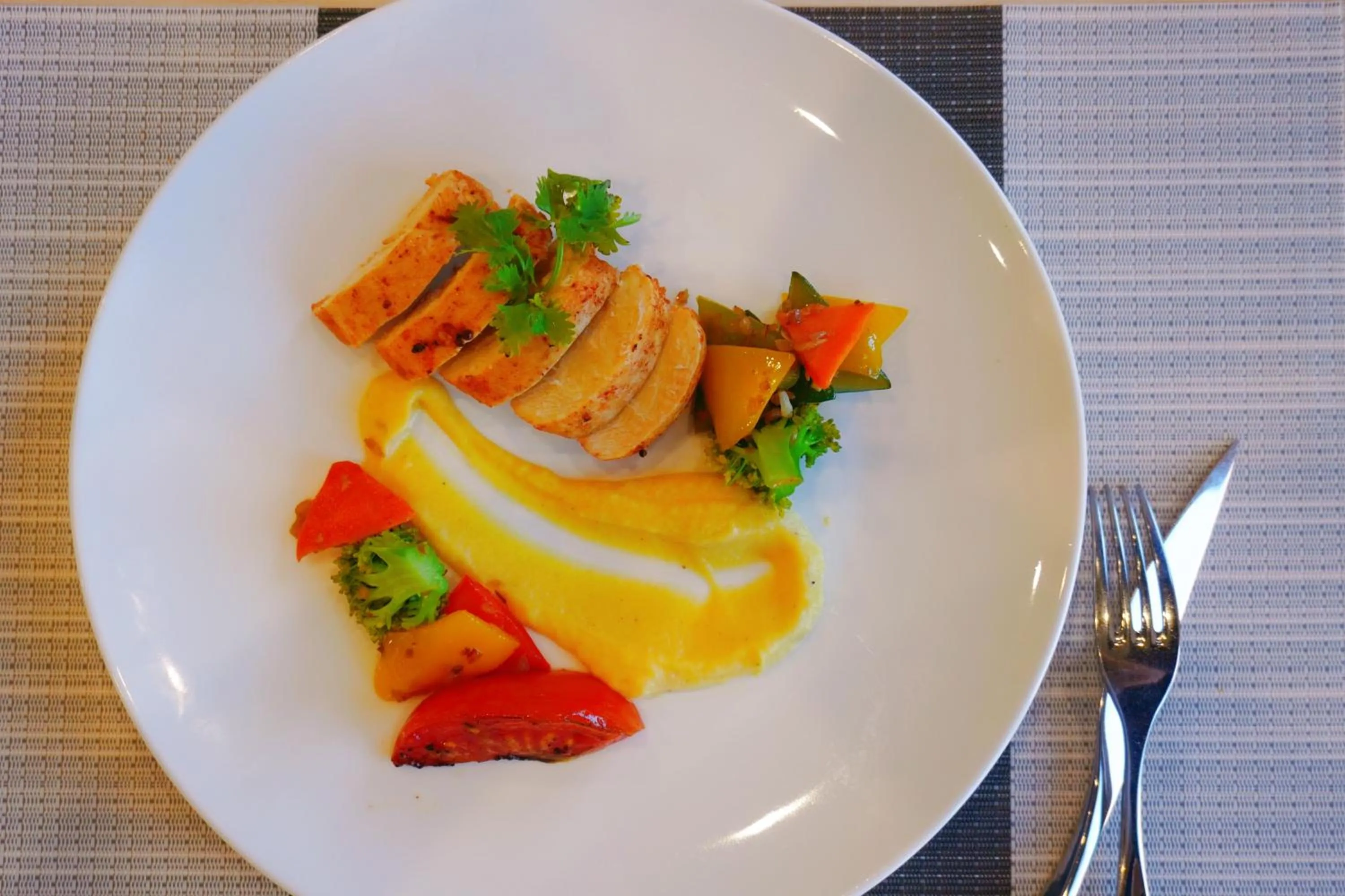 Restaurant/places to eat in Escale International Hotel